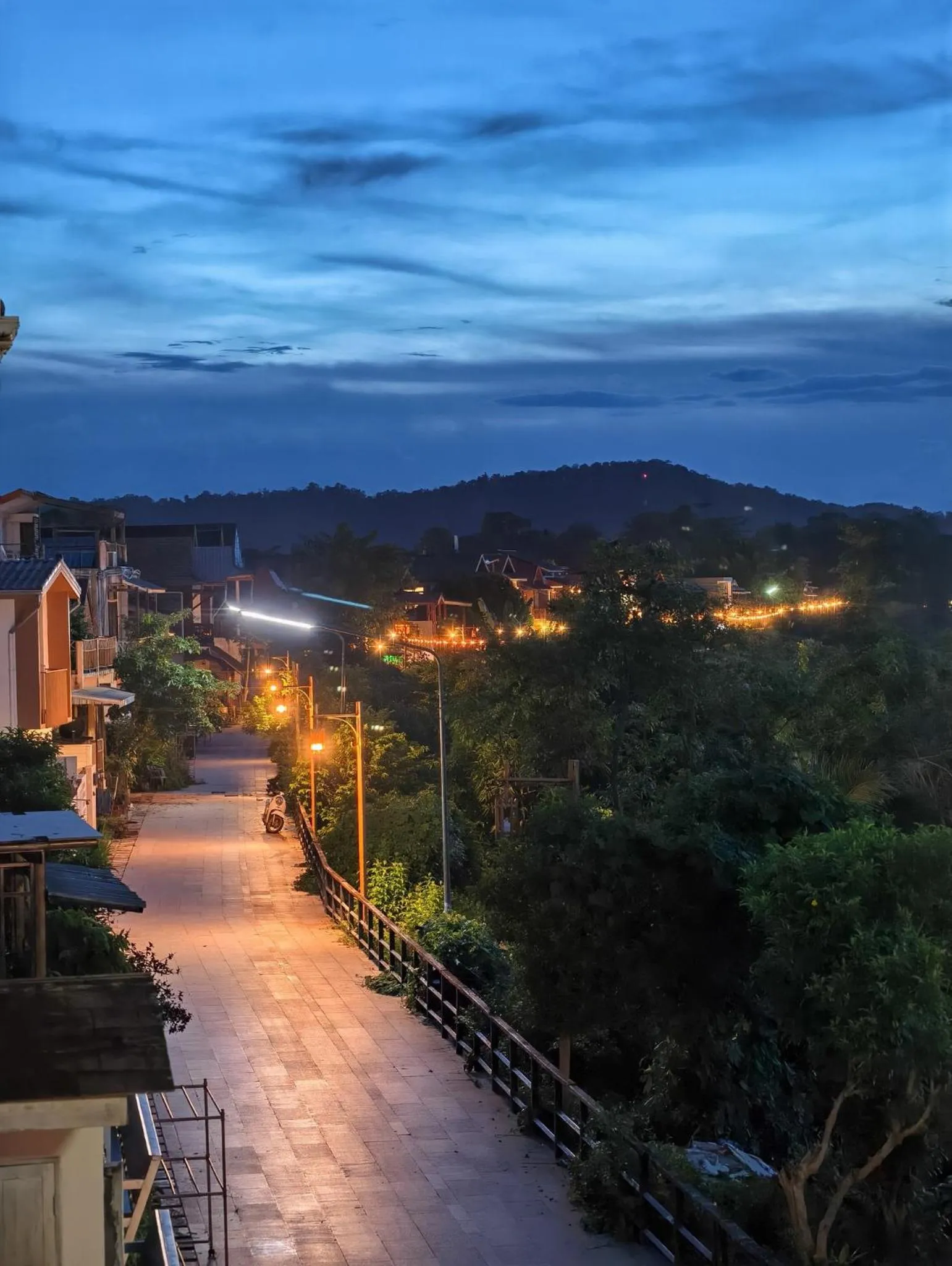 Night in Suneta Hotel Chiangkhan Soi 6