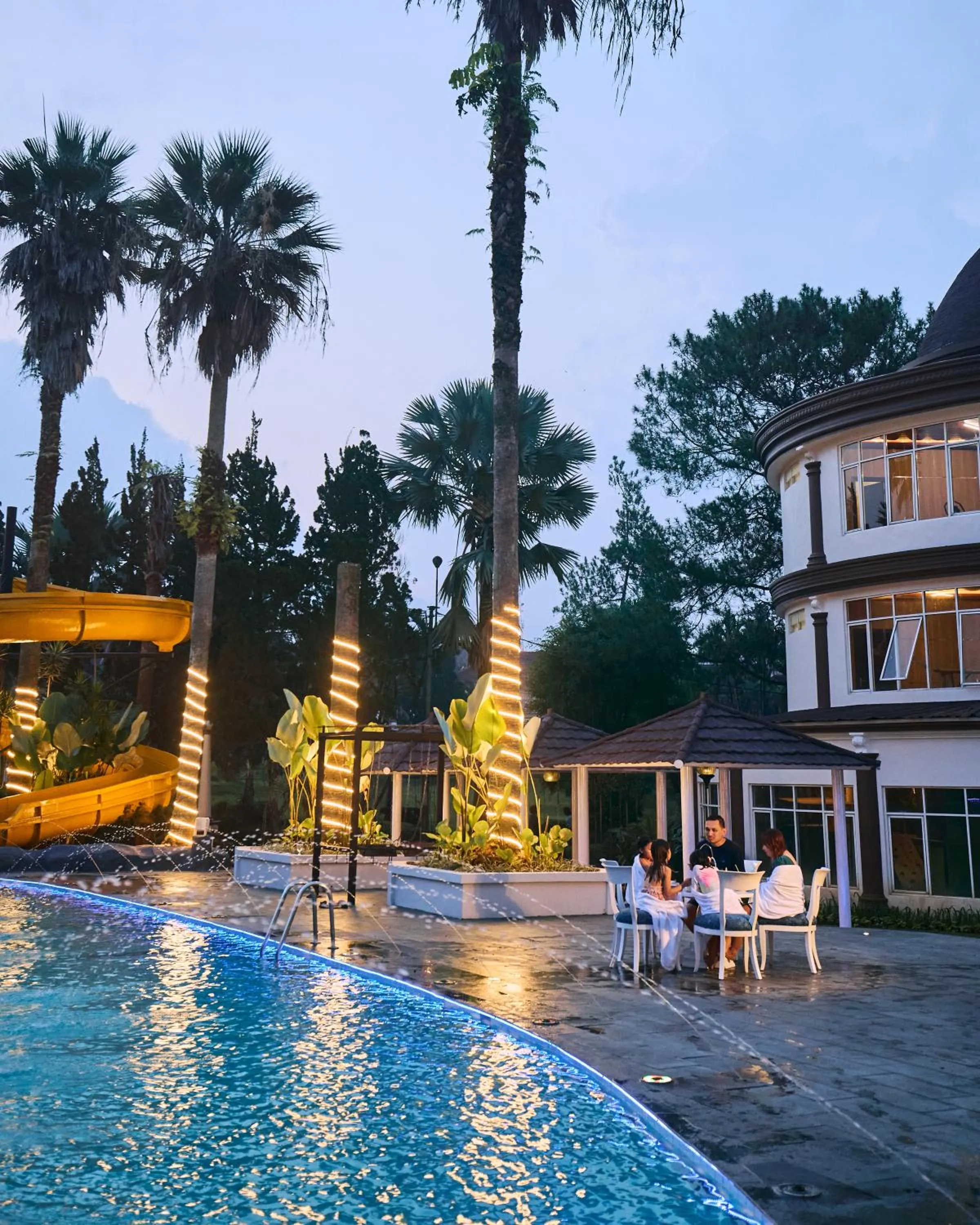 Pool view in Horison Resort Tulip Puncak