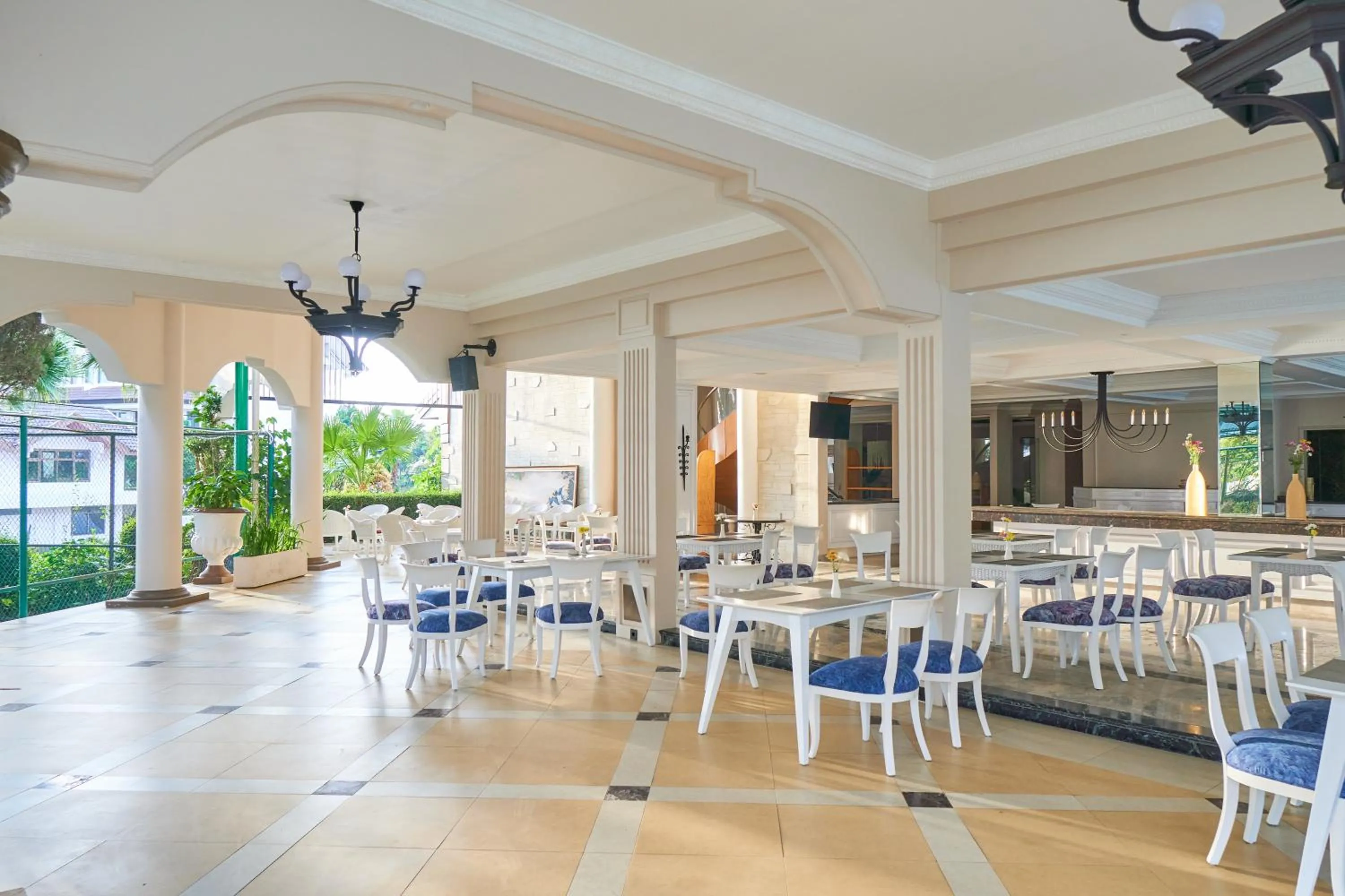 Restaurant/places to eat in Horison Resort Tulip Puncak