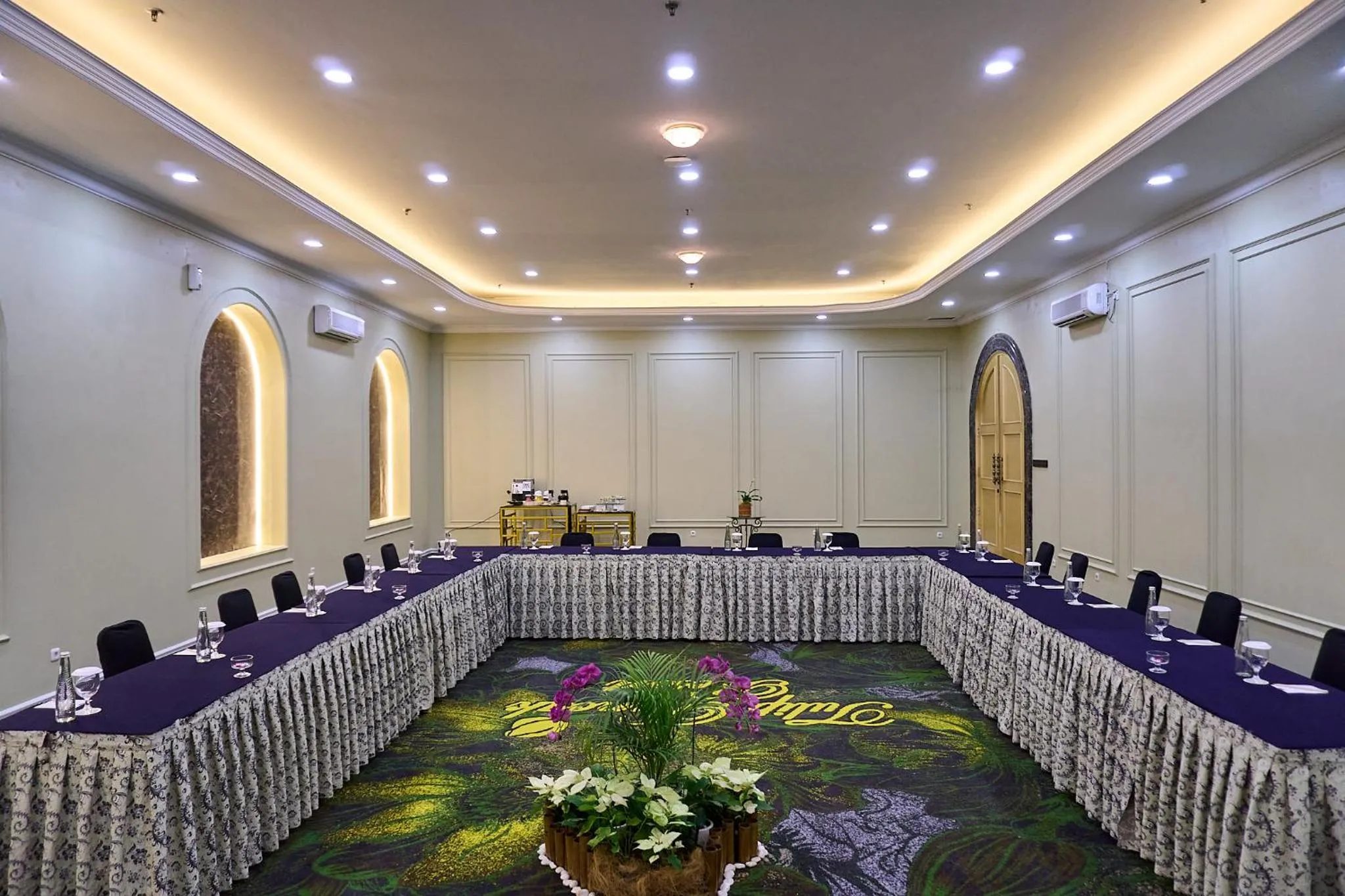 Meeting/conference room in Horison Resort Tulip Puncak
