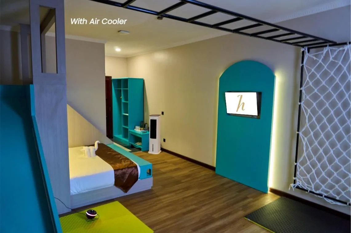 Bedroom, Bed in Horison Resort Tulip Puncak