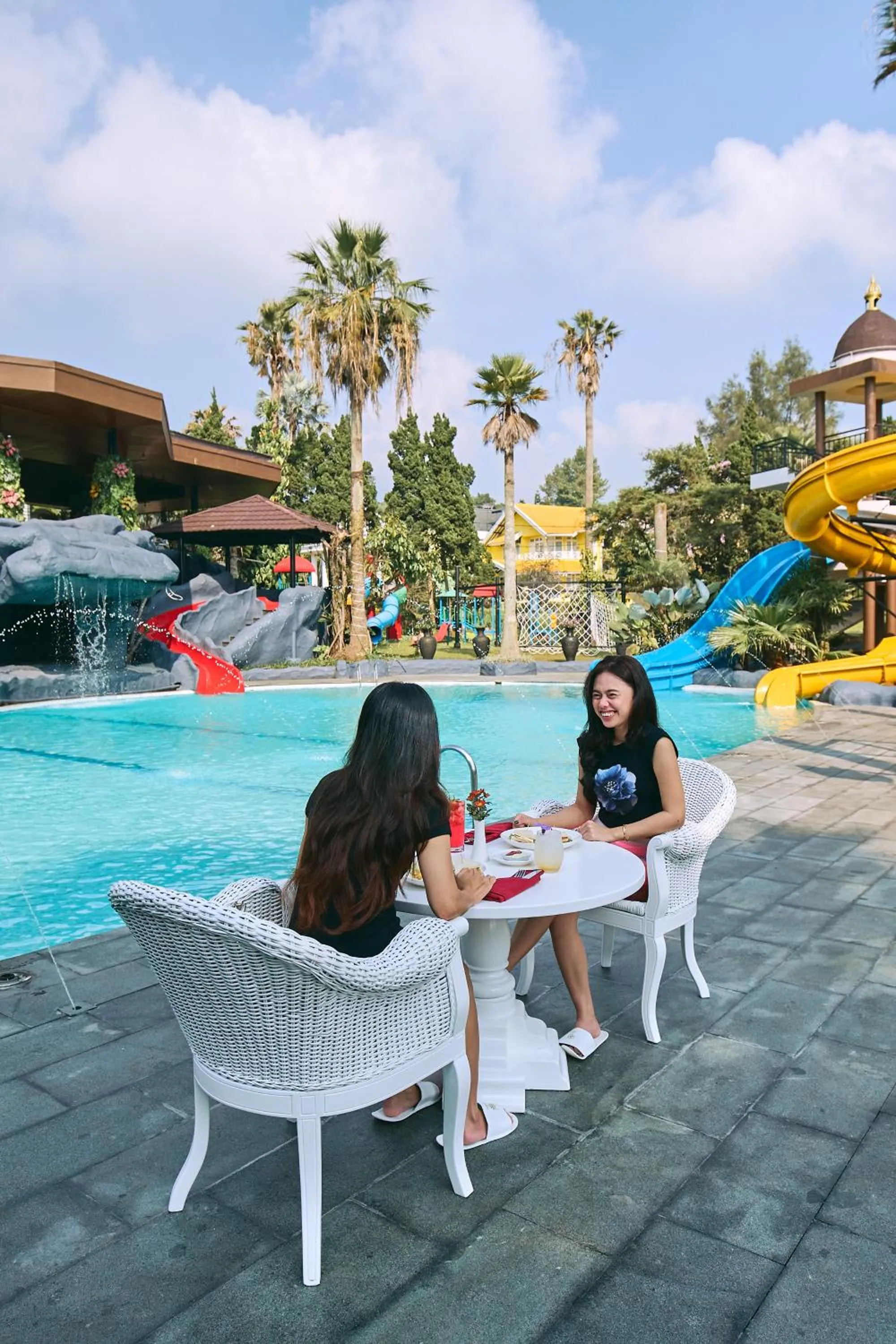 Pool view in Horison Resort Tulip Puncak
