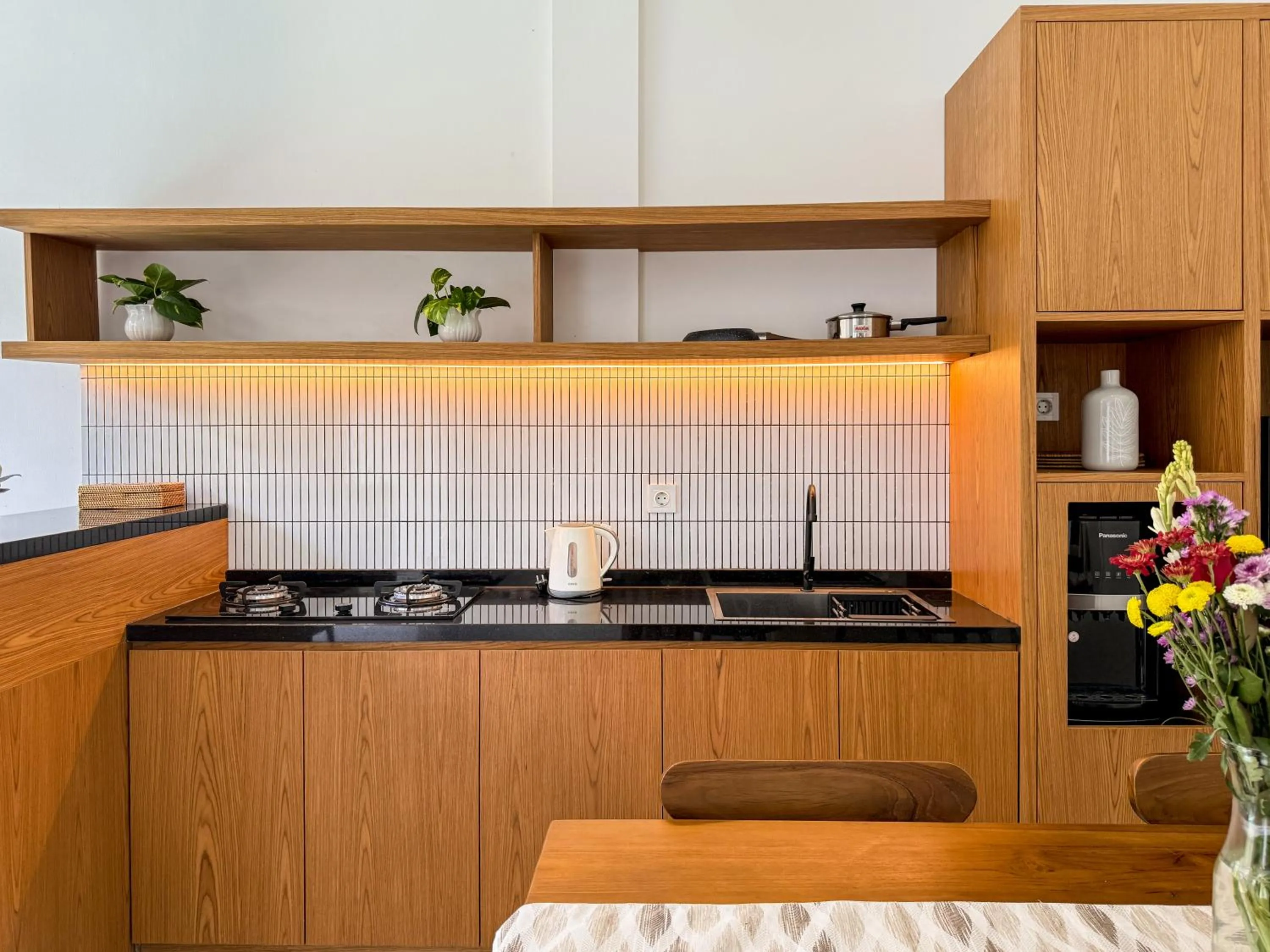 Kitchen or kitchenette in Varila Villa Ubud
