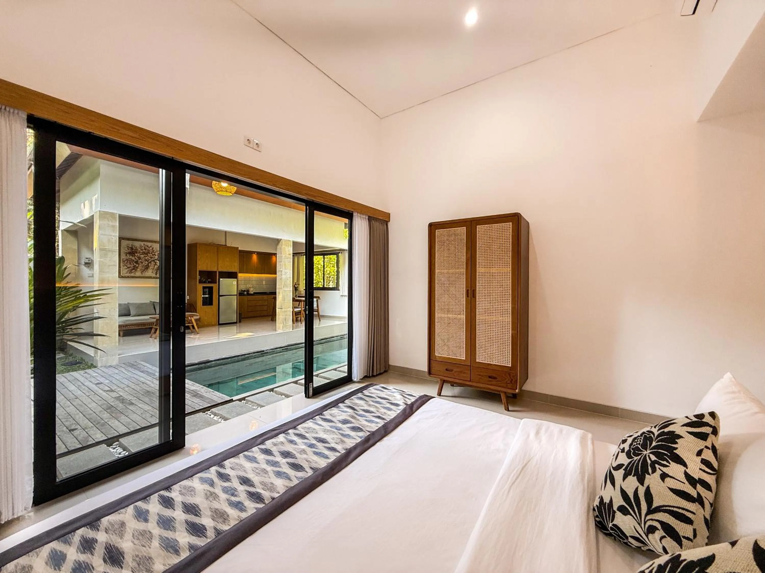 Bed in Varila Villa Ubud