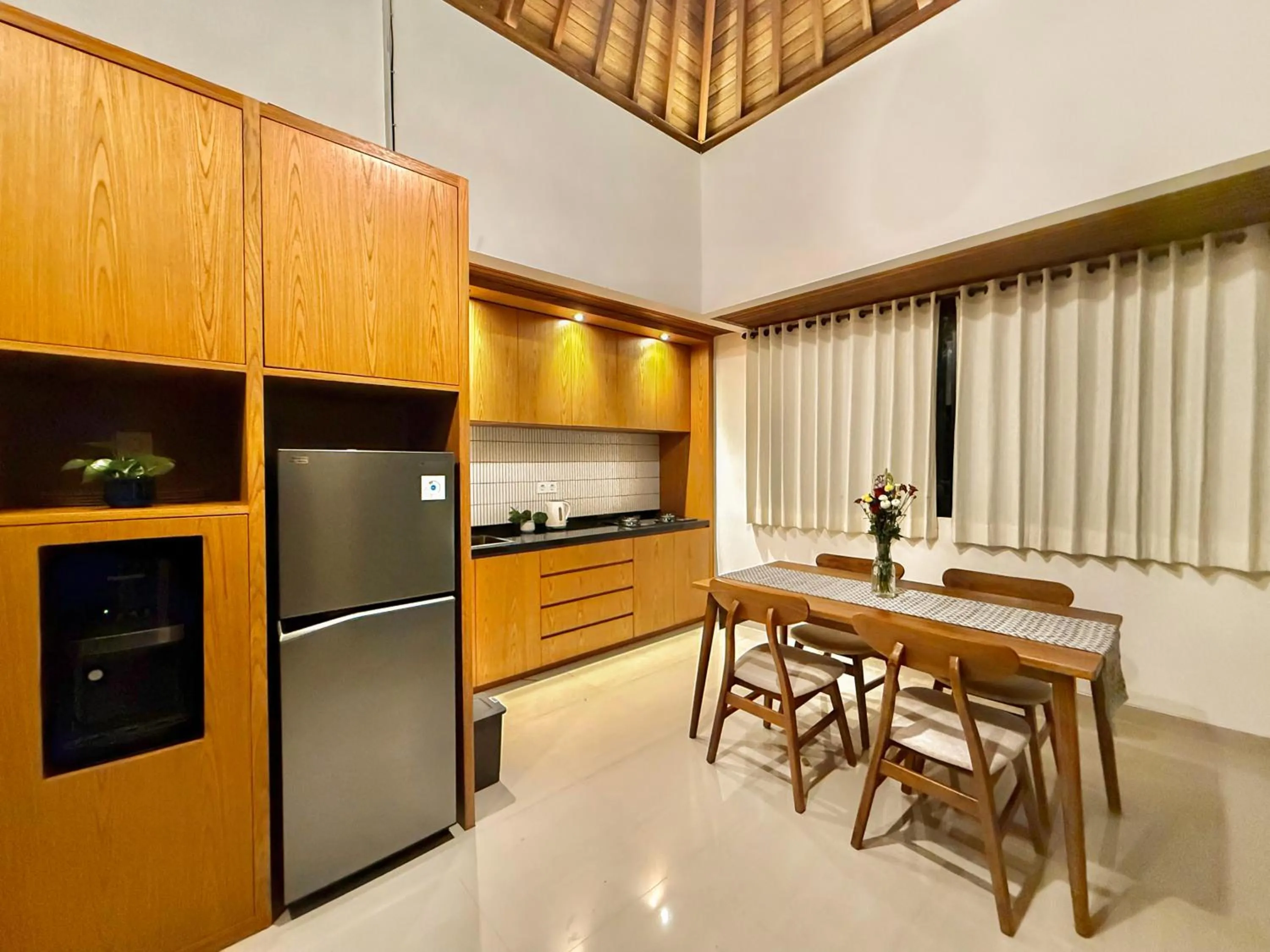 Kitchen or kitchenette in Varila Villa Ubud