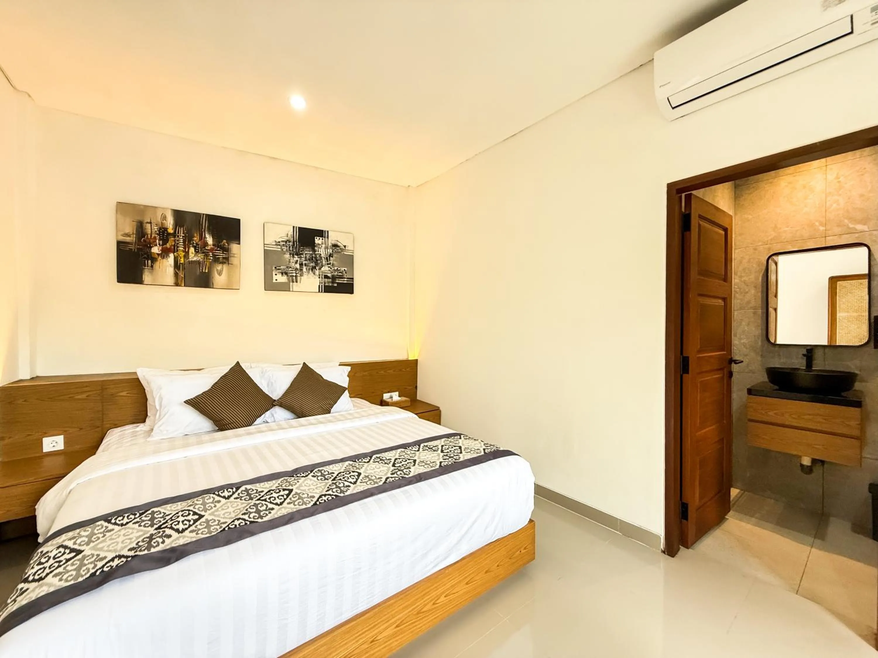 Bedroom, Bed in Varila Villa Ubud