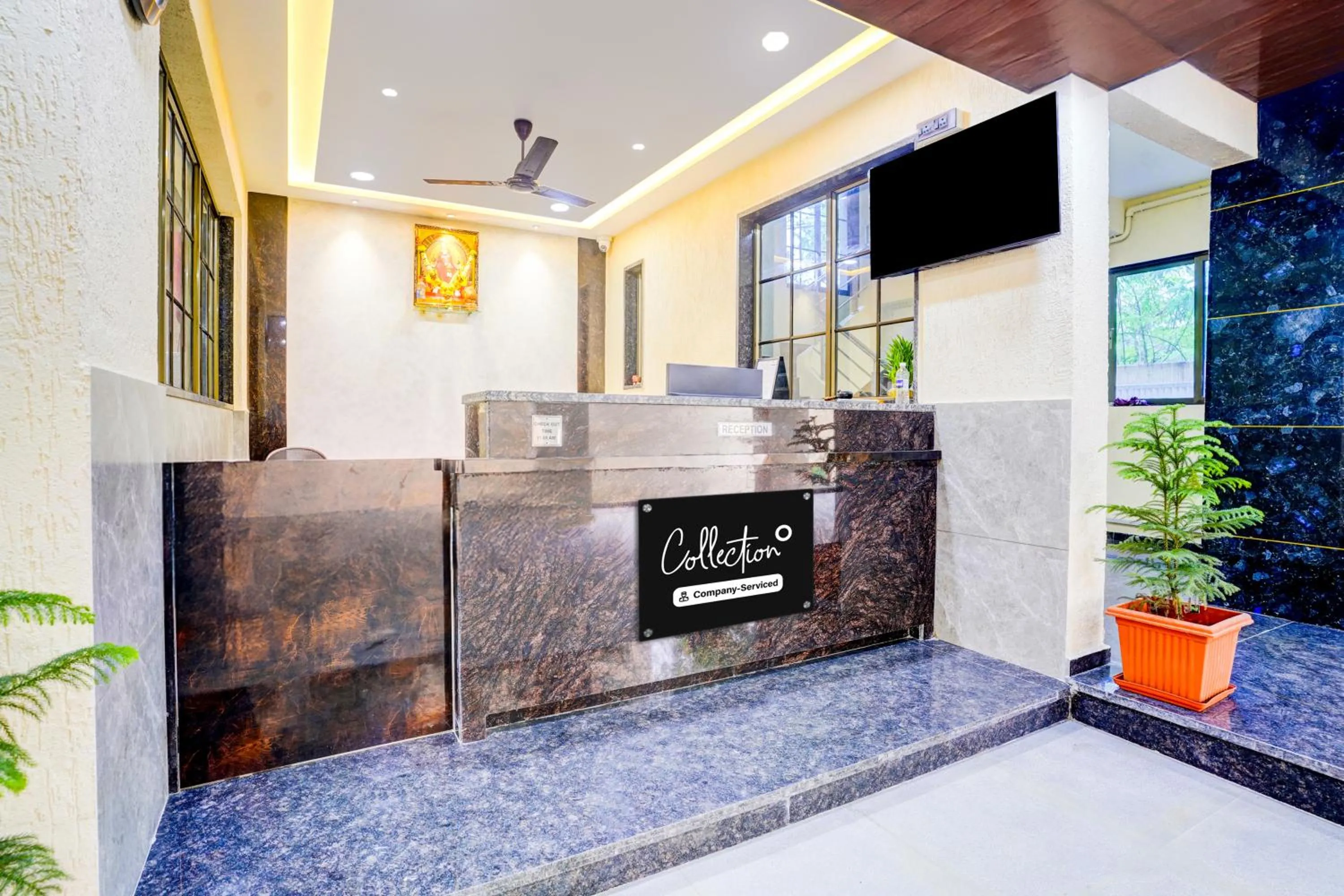 Lobby or reception in Super Collection O Kalamboli New Panvel Formerly Golden Paradise