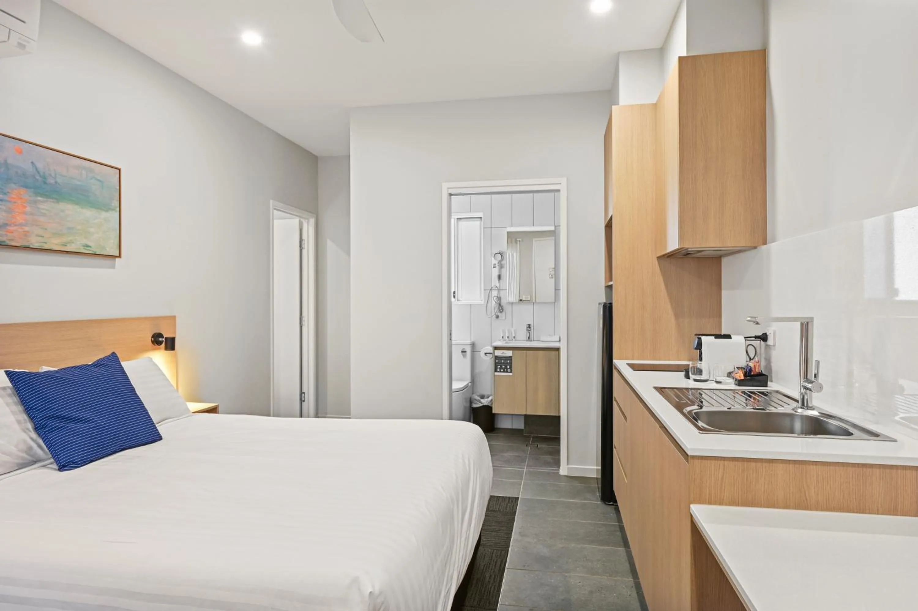 Bedroom, Bed in Avenue WEST Studio Units