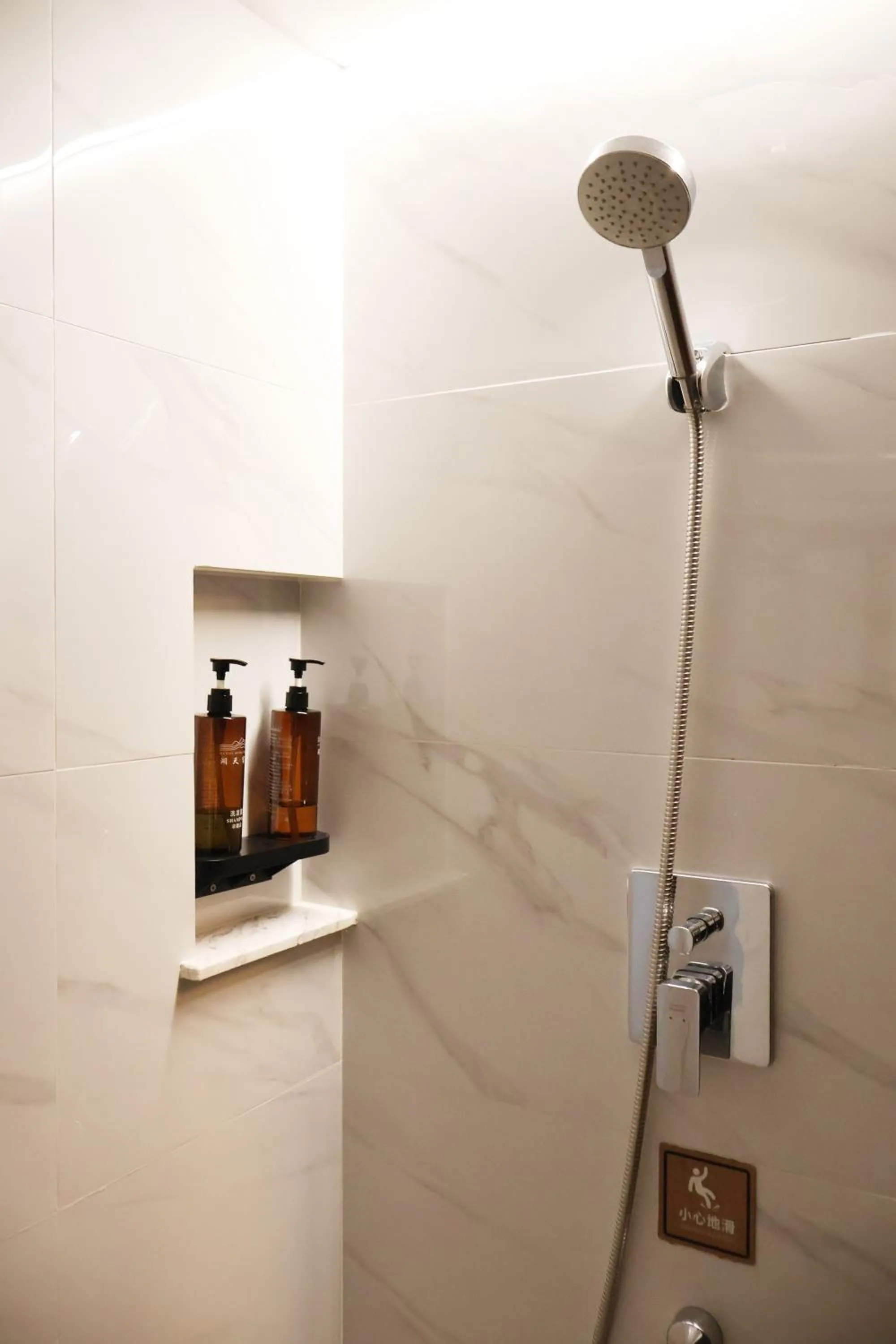 Bathroom in Guangzhou Hutian Hotel