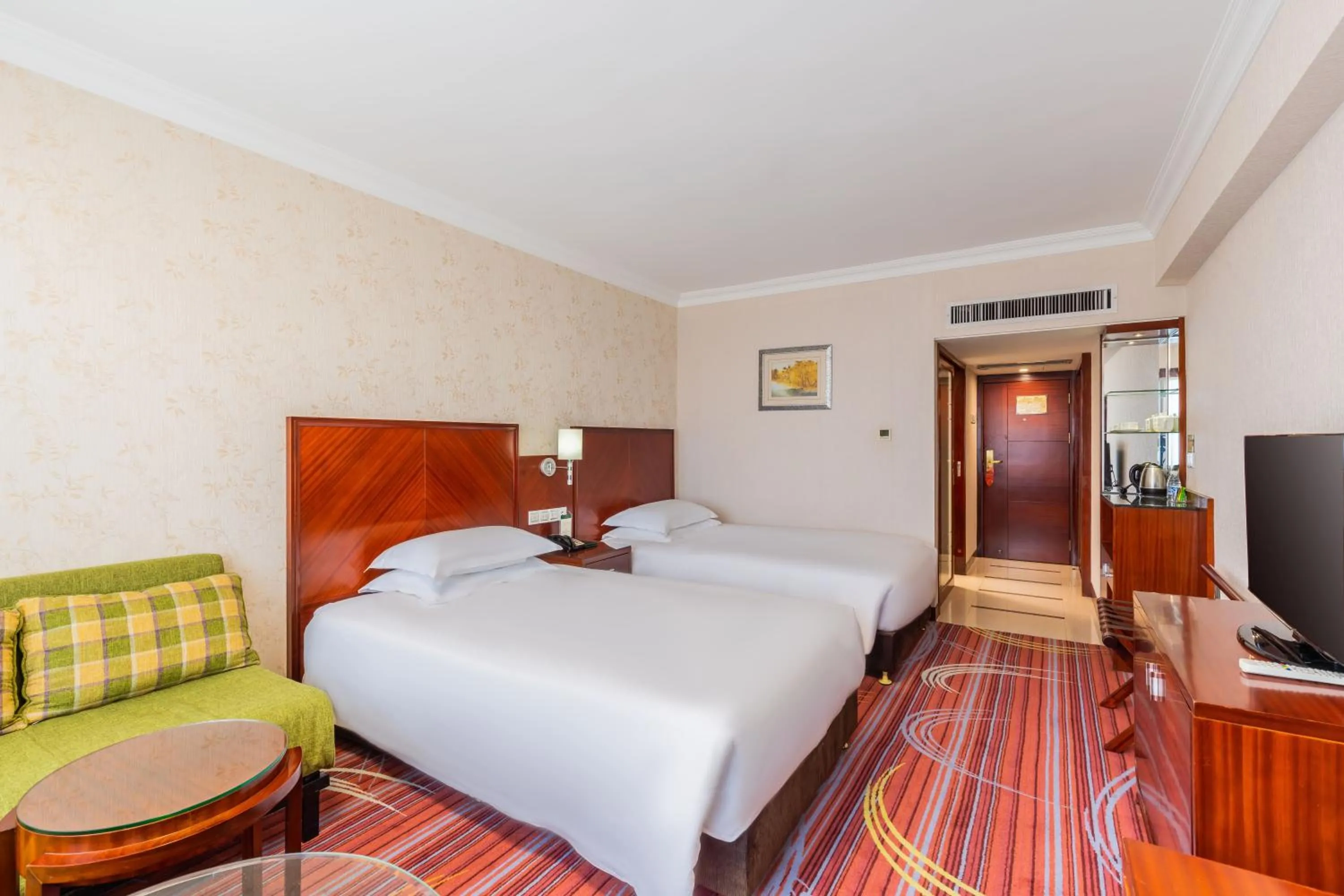 Photo of the whole room, Bed in Guangzhou Hutian Hotel