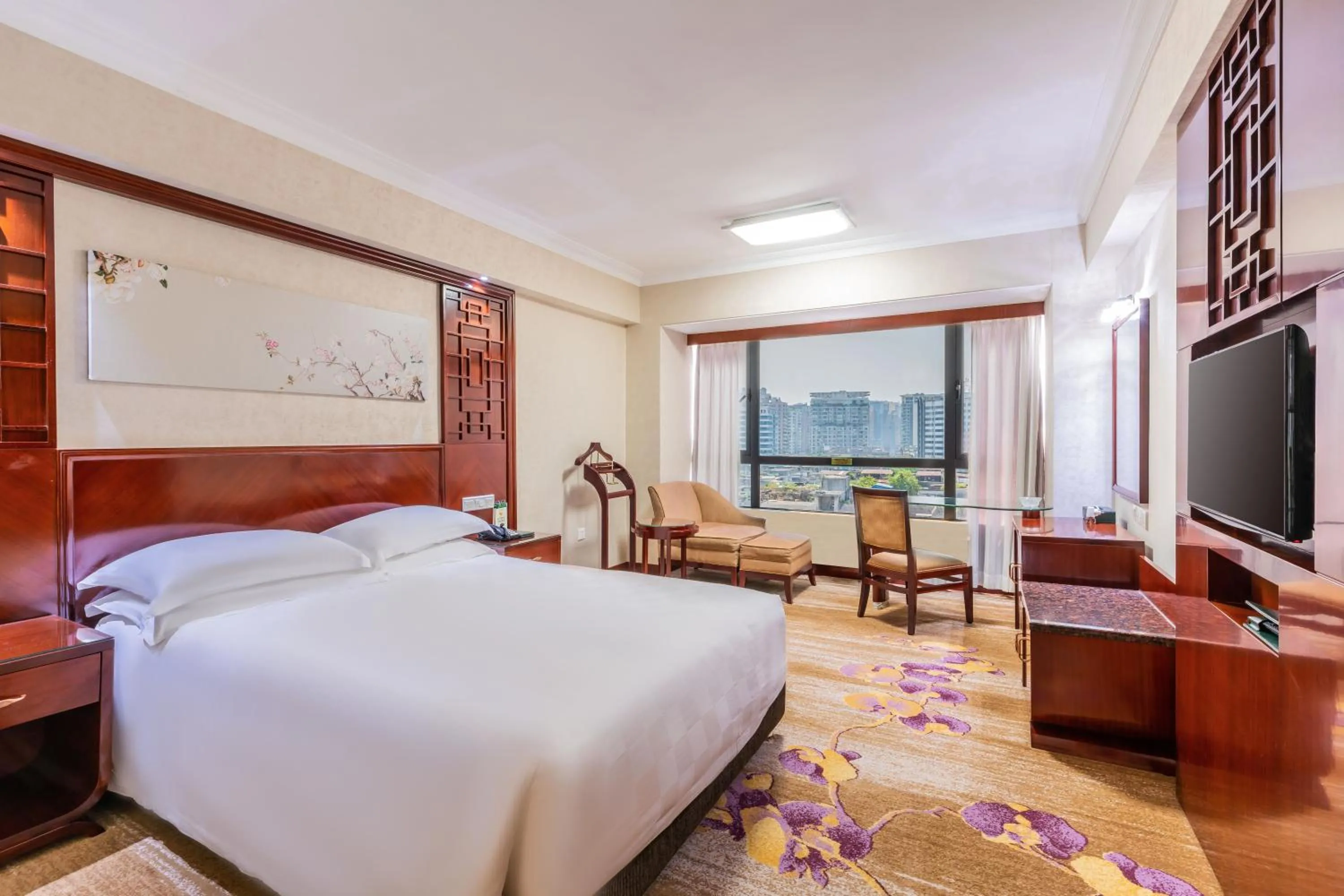 Bed in Guangzhou Hutian Hotel