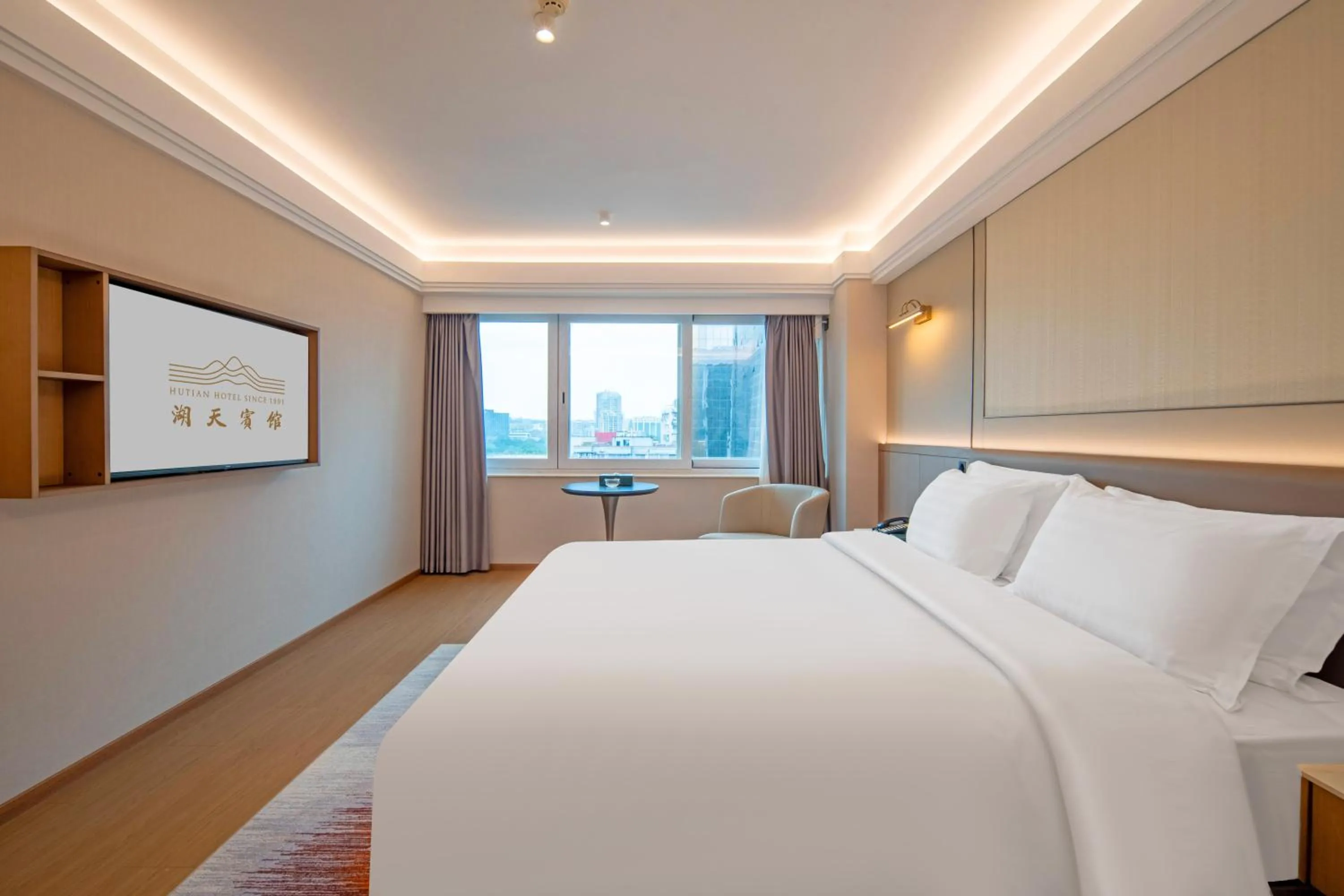 Photo of the whole room, Bed in Guangzhou Hutian Hotel