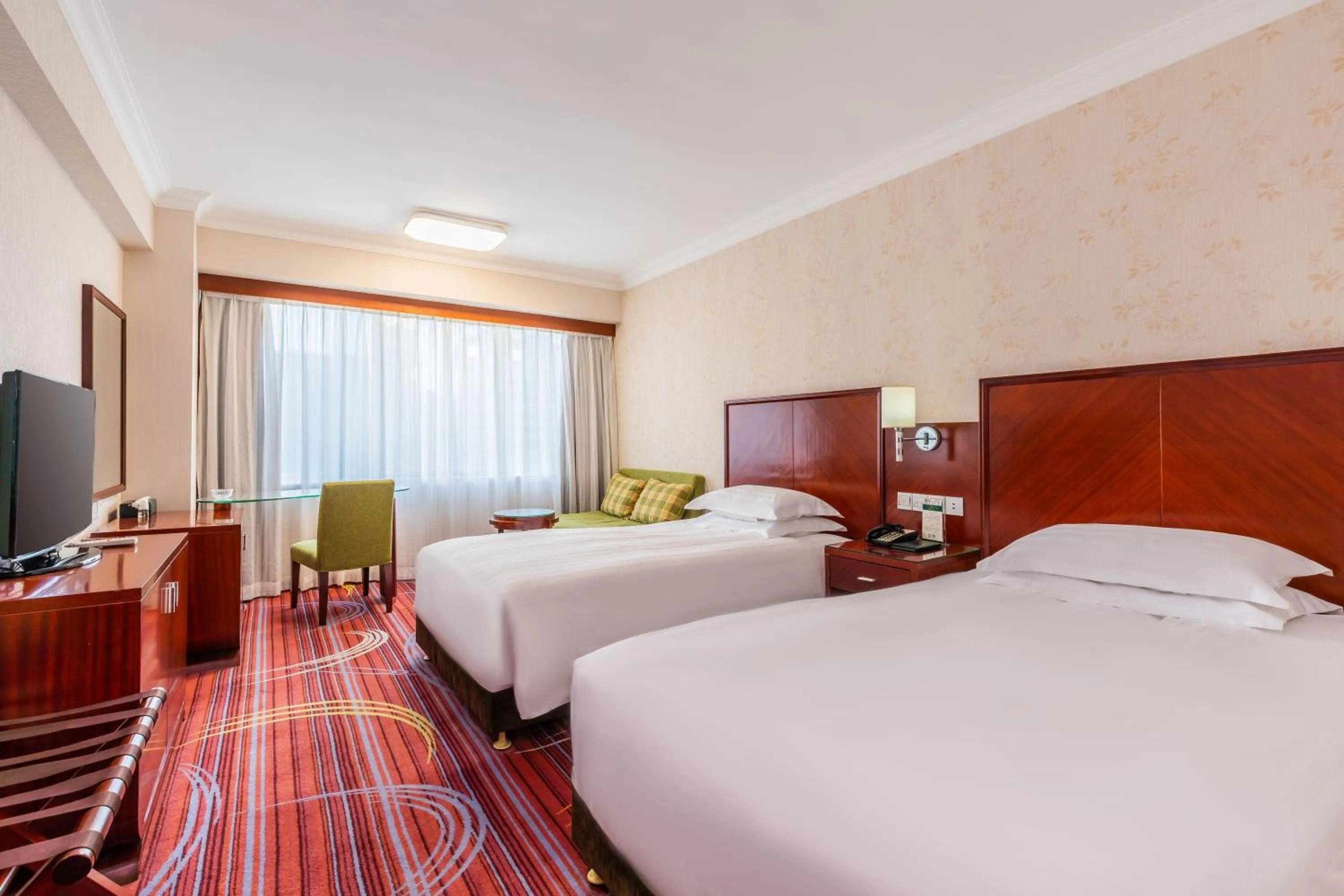 Photo of the whole room, Bed in Guangzhou Hutian Hotel