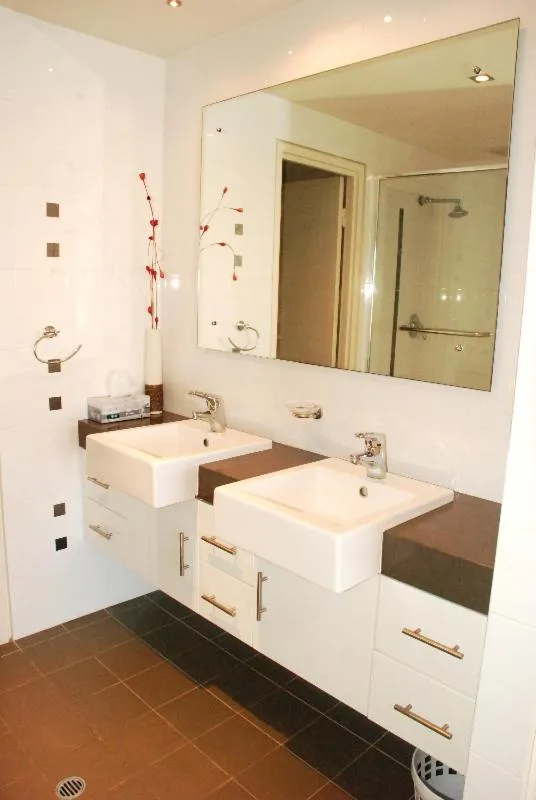 Bathroom in Spinnakers by Rockingham Apartments