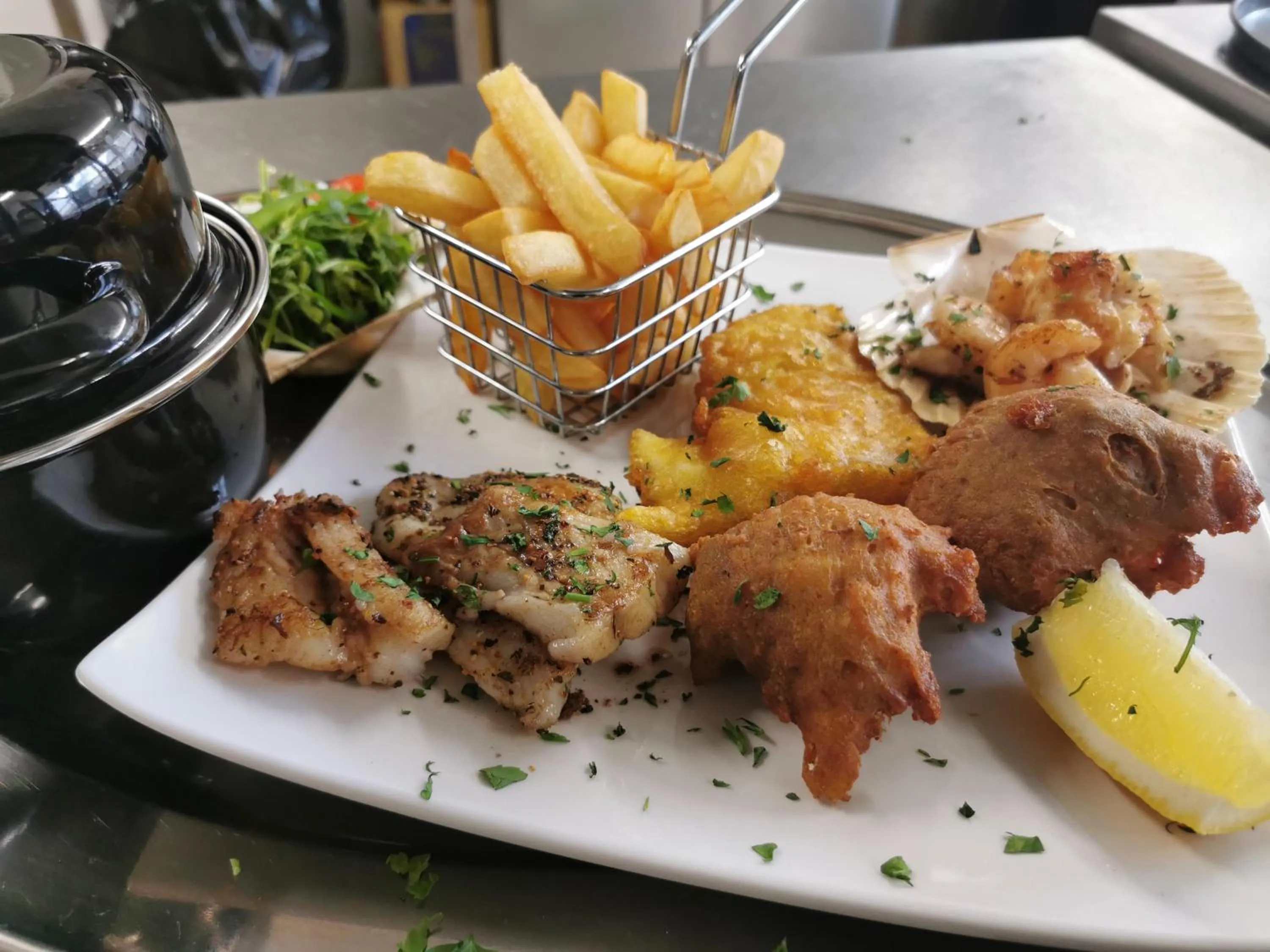 Food and drinks in Murray Arms Hotel and Seafood Restaurant, Orkney