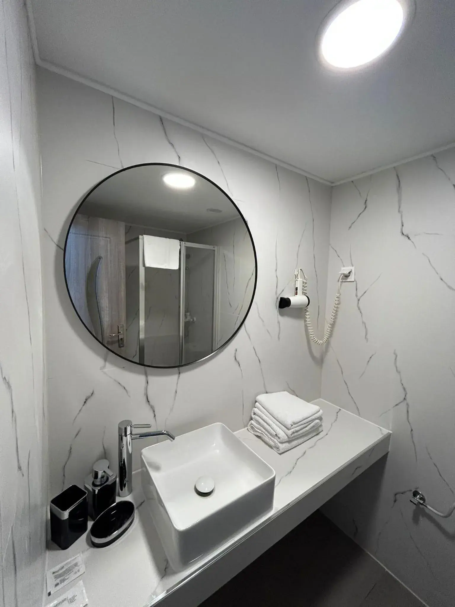 Superior King Room - single occupancy in Hotel Bucovina Superior King Room - single occupancy in Hotel Bucovina