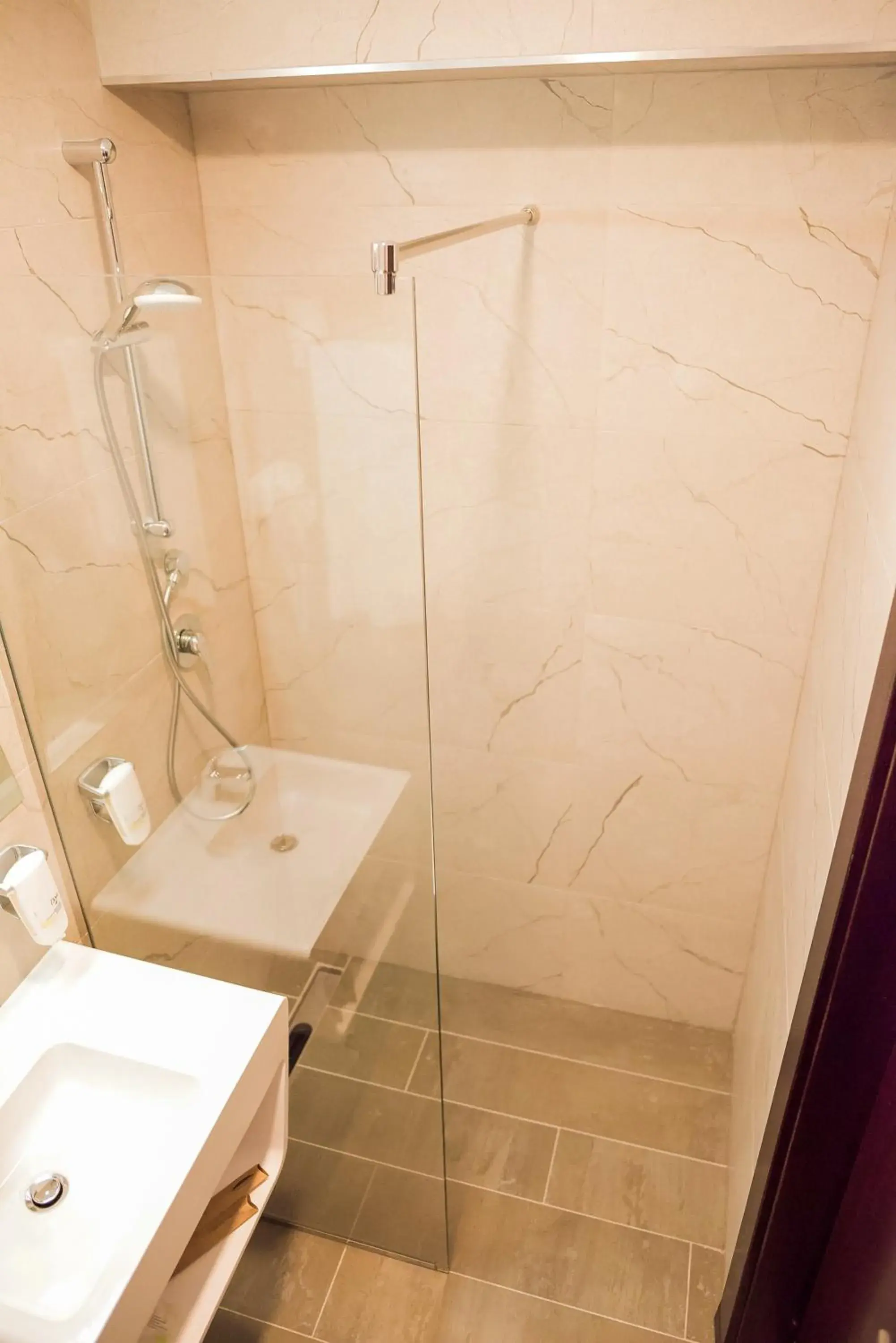 Deluxe Double or Twin Room with City View in Hotel Bucovina Deluxe Double or Twin Room with City View in Hotel Bucovina