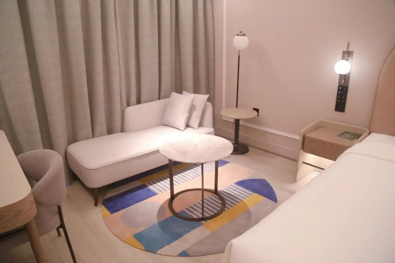 Seating area, Bed in Mercure Beijing Anzhen Olympic Center