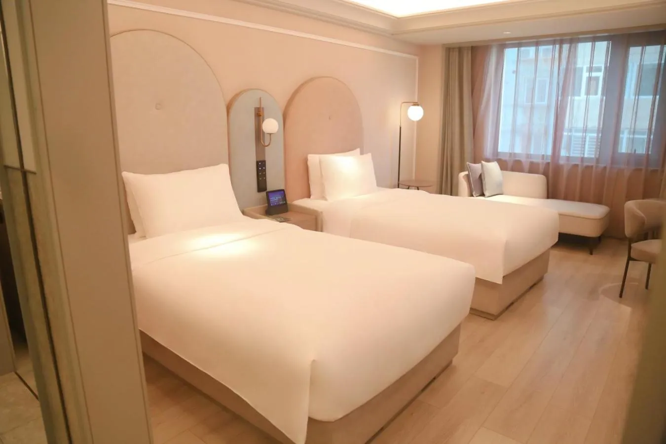 Bed in Mercure Beijing Anzhen Olympic Center