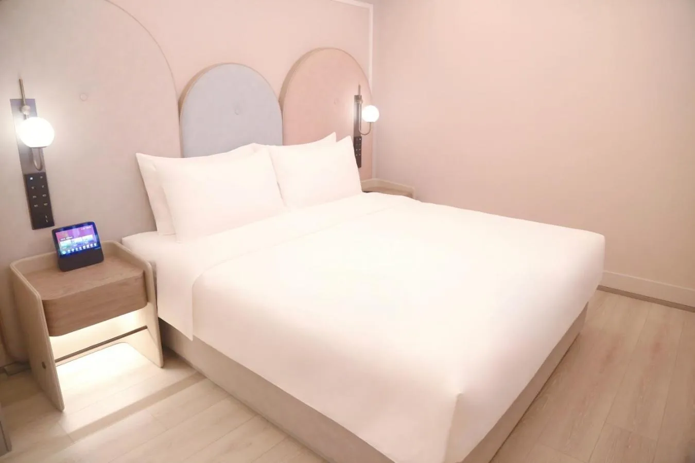 Bed in Mercure Beijing Anzhen Olympic Center