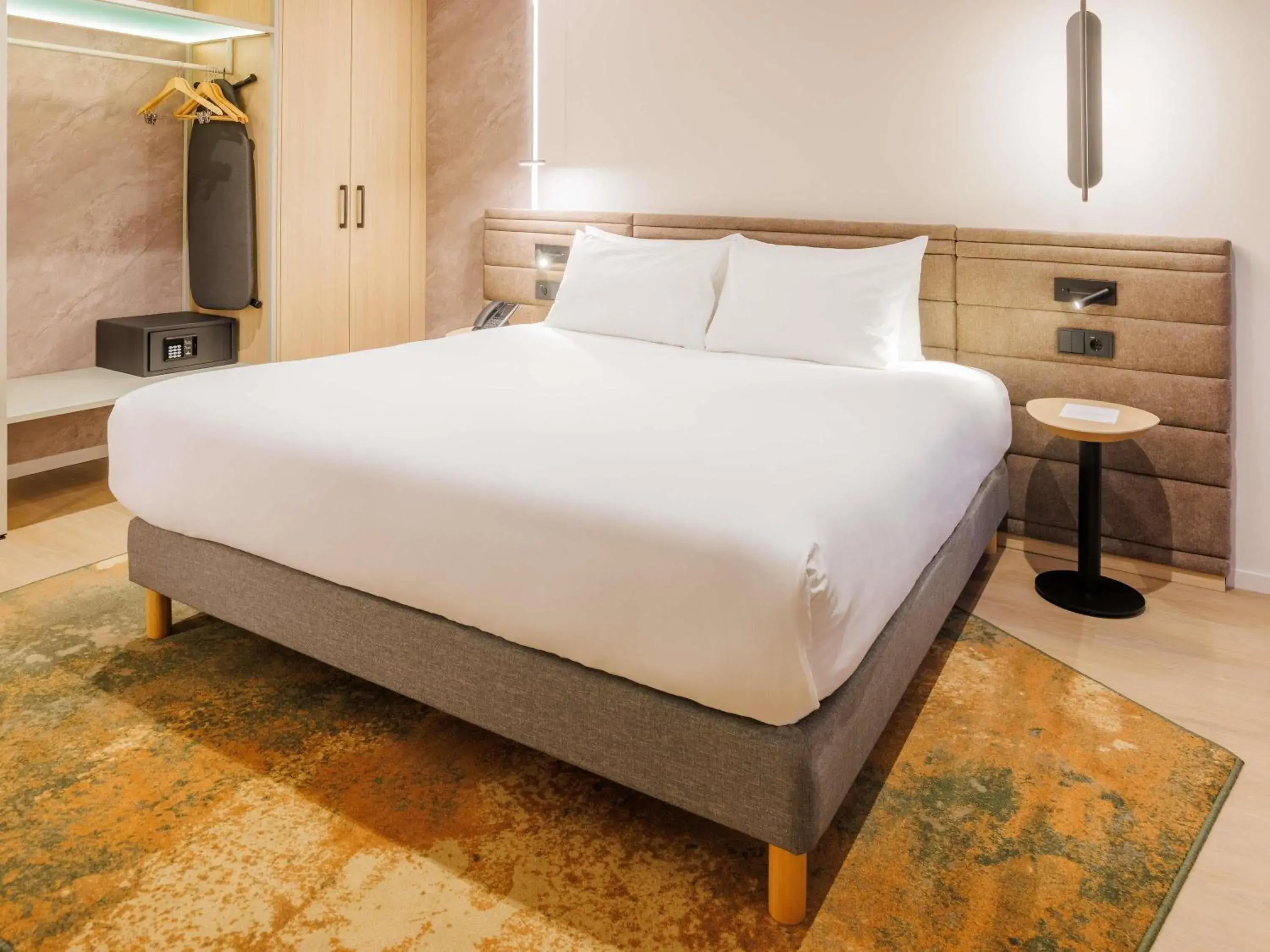 One-Bedroom Family Apartment with King Bed, Sofa and Terrace in Novotel Tallinn One-Bedroom Family Apartment with King Bed, Sofa and Terrace in Novotel Tallinn