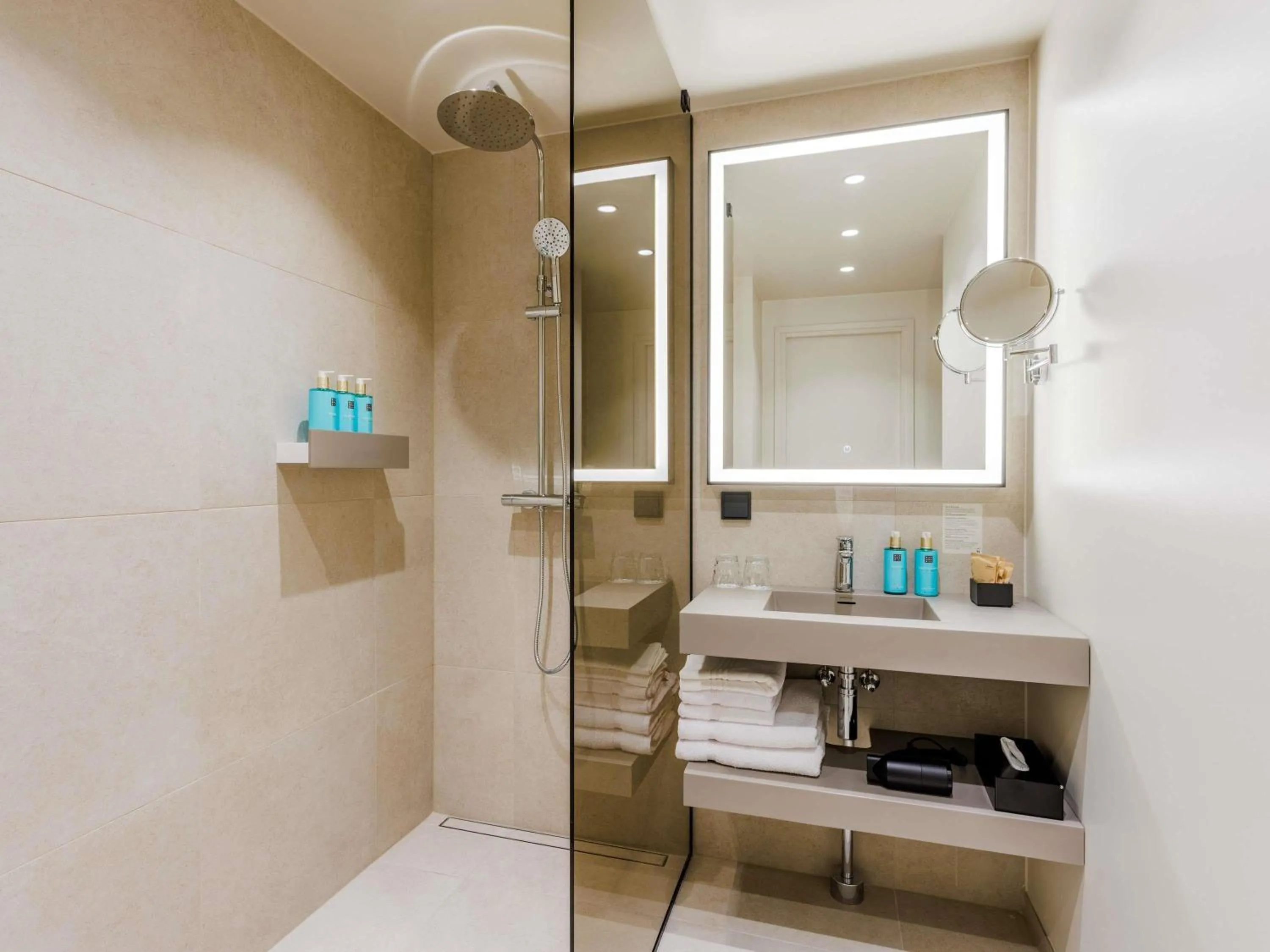 Bedroom in Novotel Tallinn