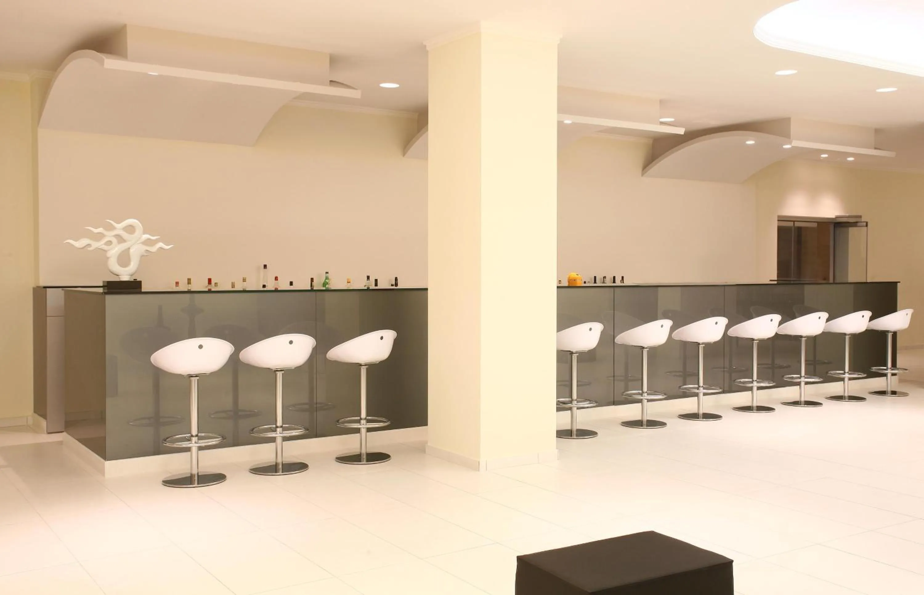 Lounge or bar in Golden Beach