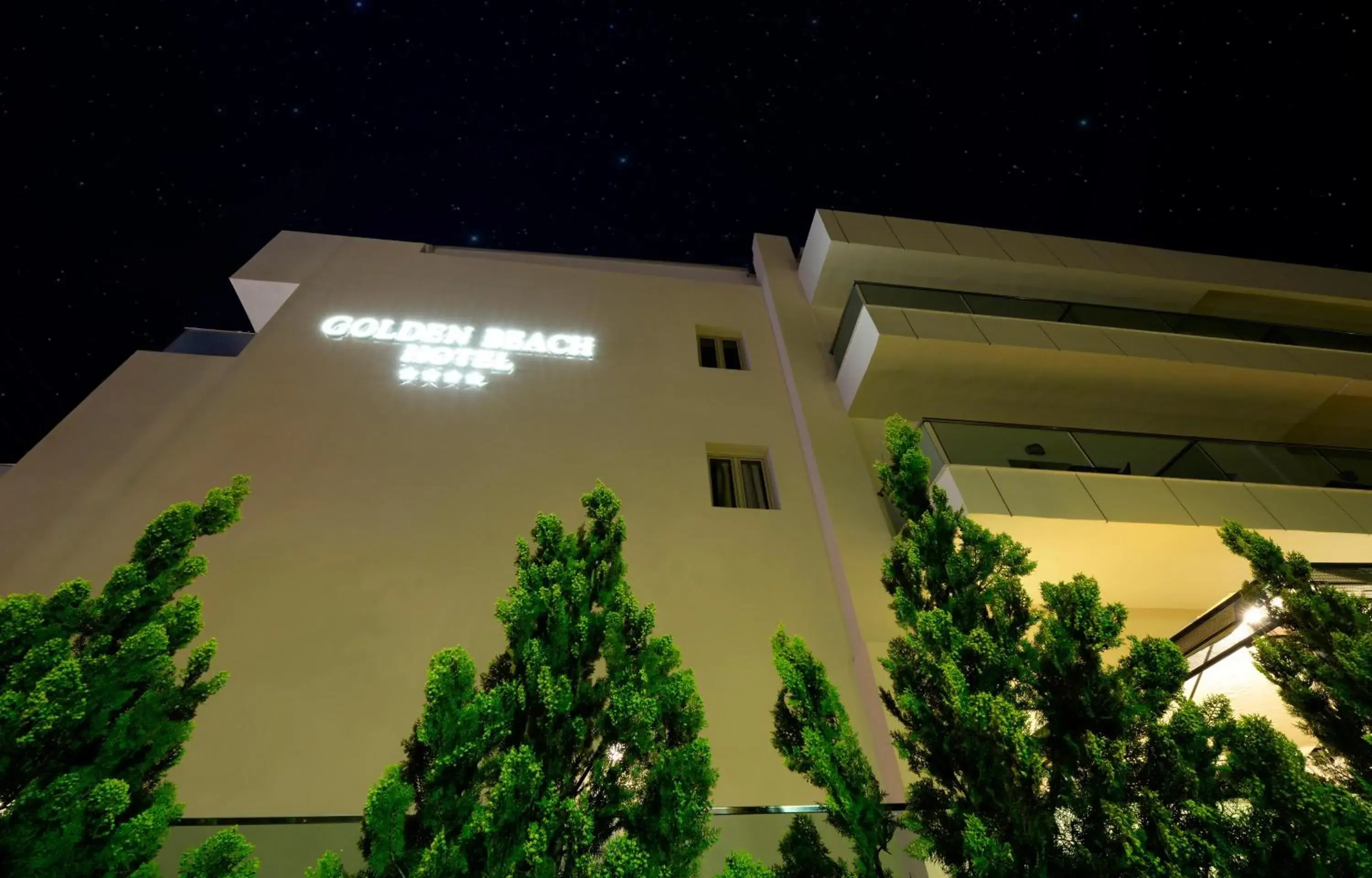 Property building in Golden Beach Property building in Golden Beach