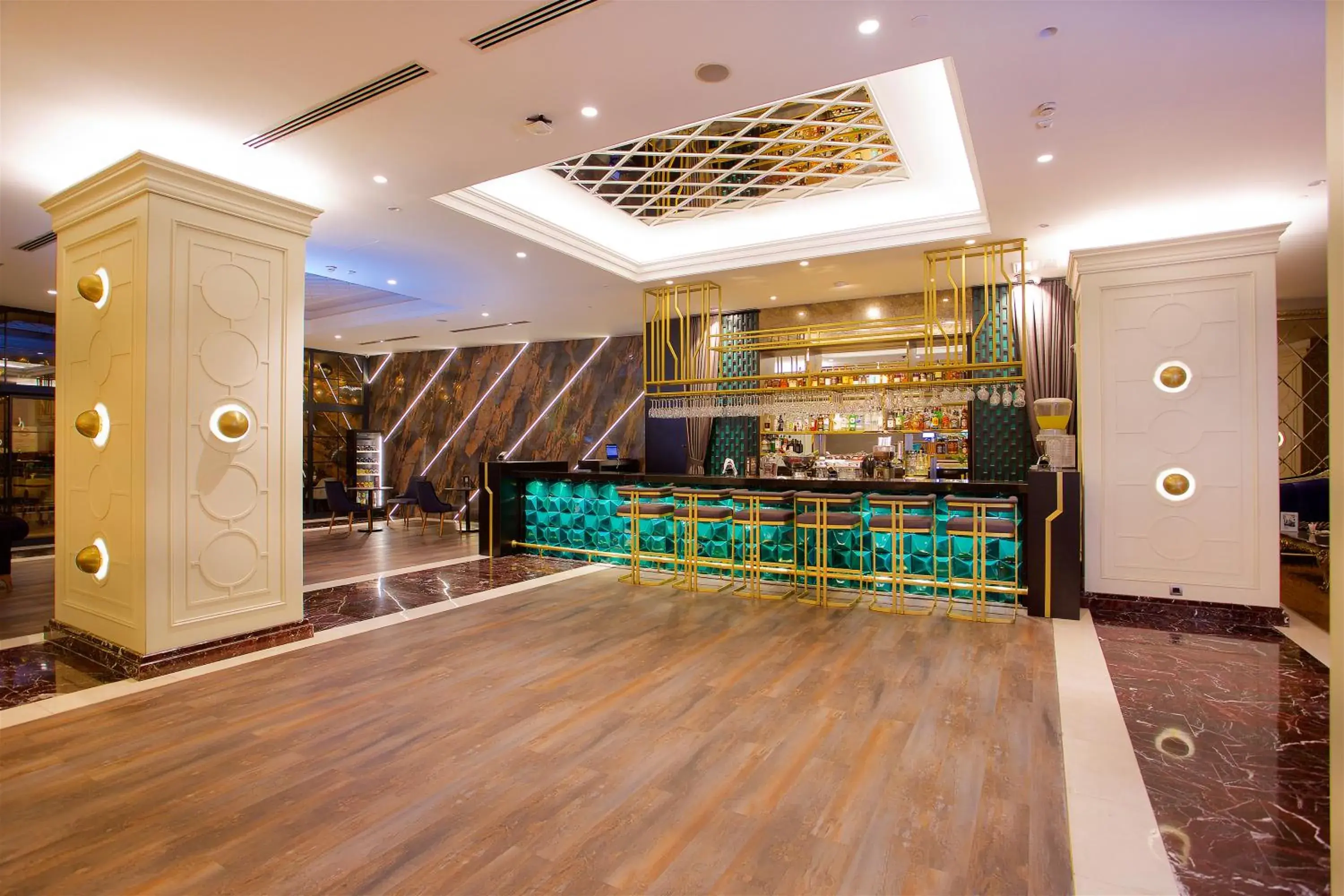 Lounge or bar in Ramada by Wyndham Istanbul Merter Lounge or bar in Ramada by Wyndham Istanbul Merter