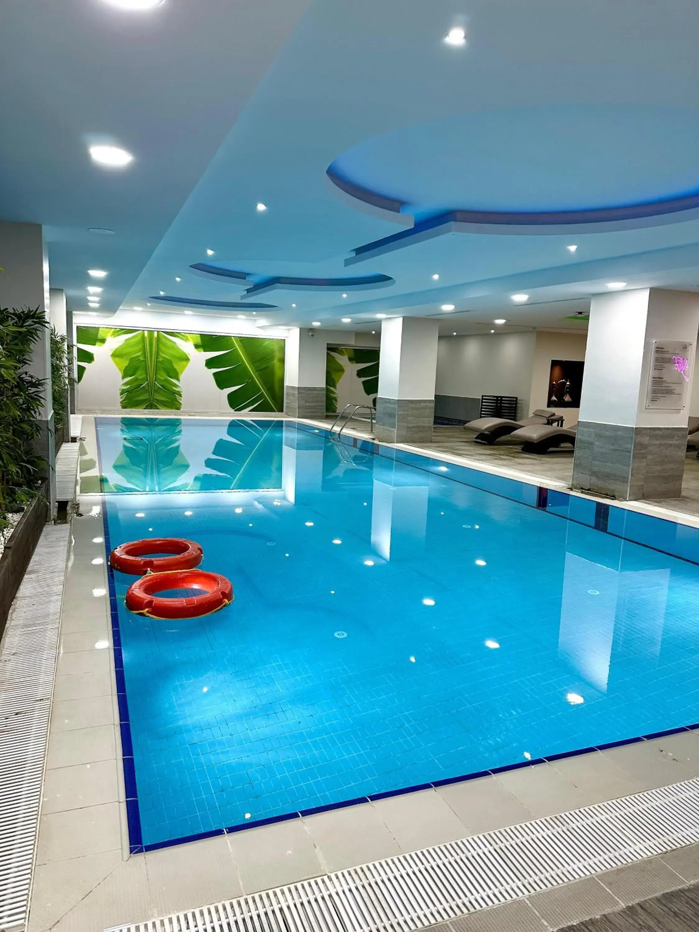 Swimming pool in Ramada by Wyndham Istanbul Merter Swimming pool in Ramada by Wyndham Istanbul Merter