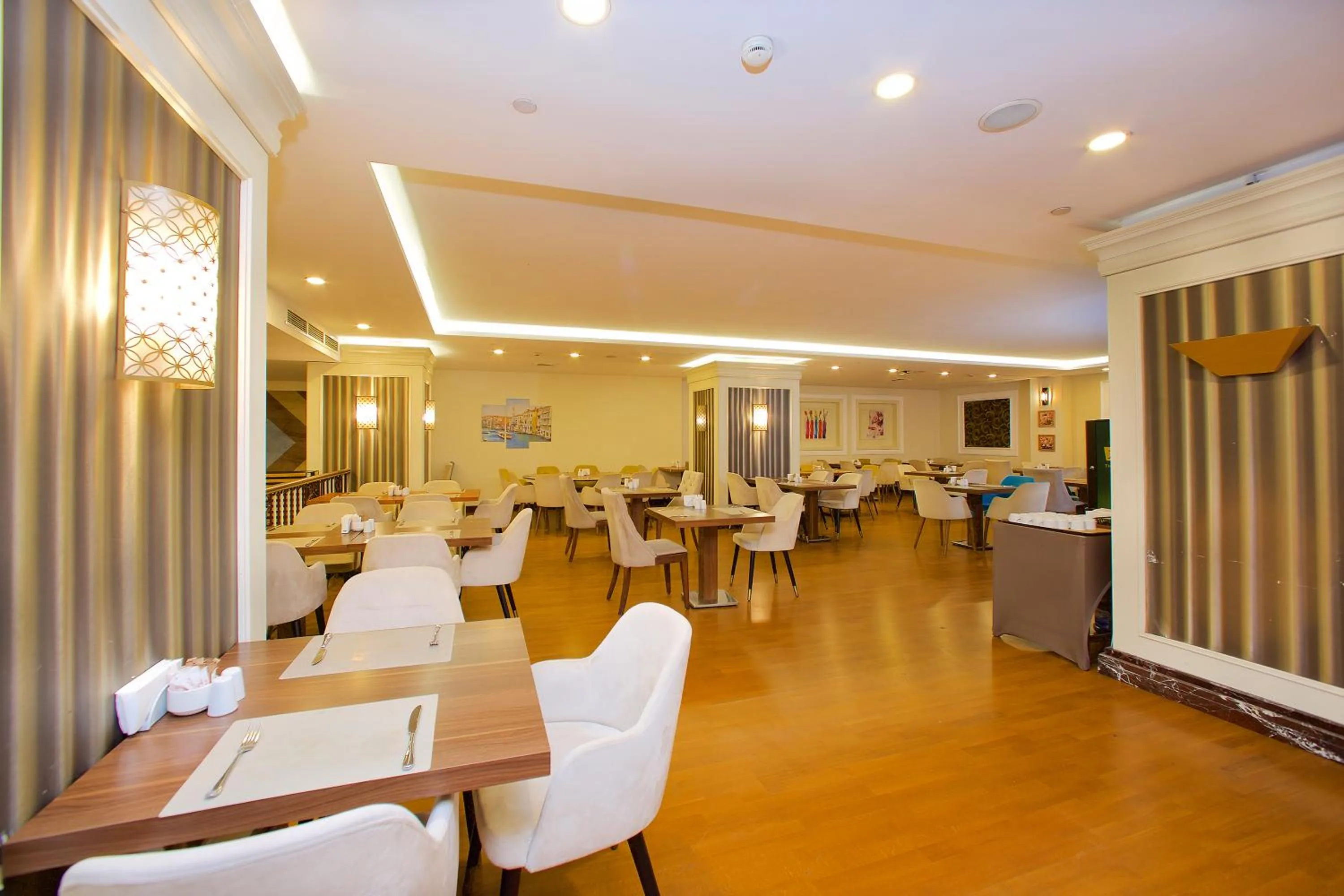Restaurant/places to eat in Ramada by Wyndham Istanbul Merter