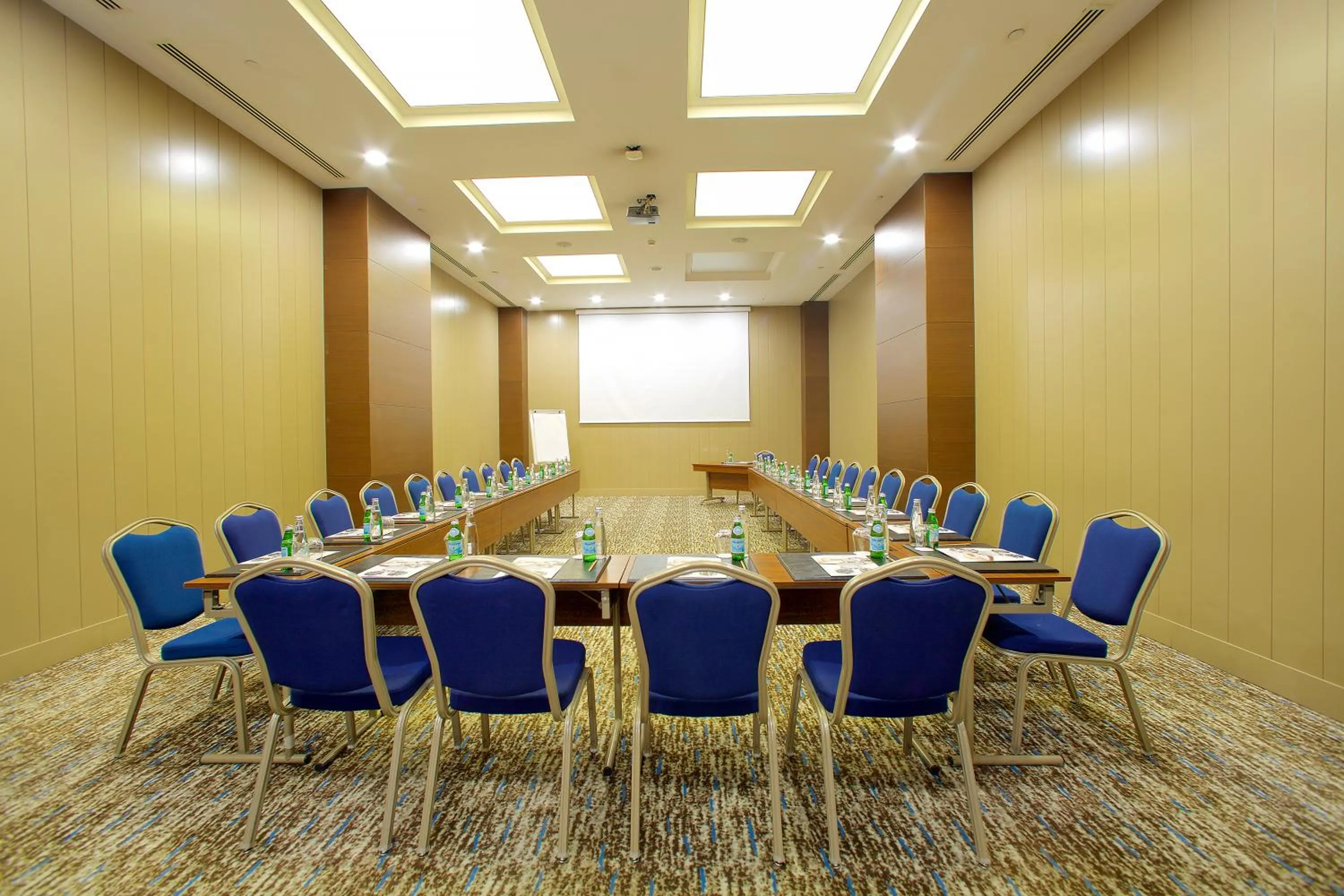 Living room in Ramada by Wyndham Istanbul Merter