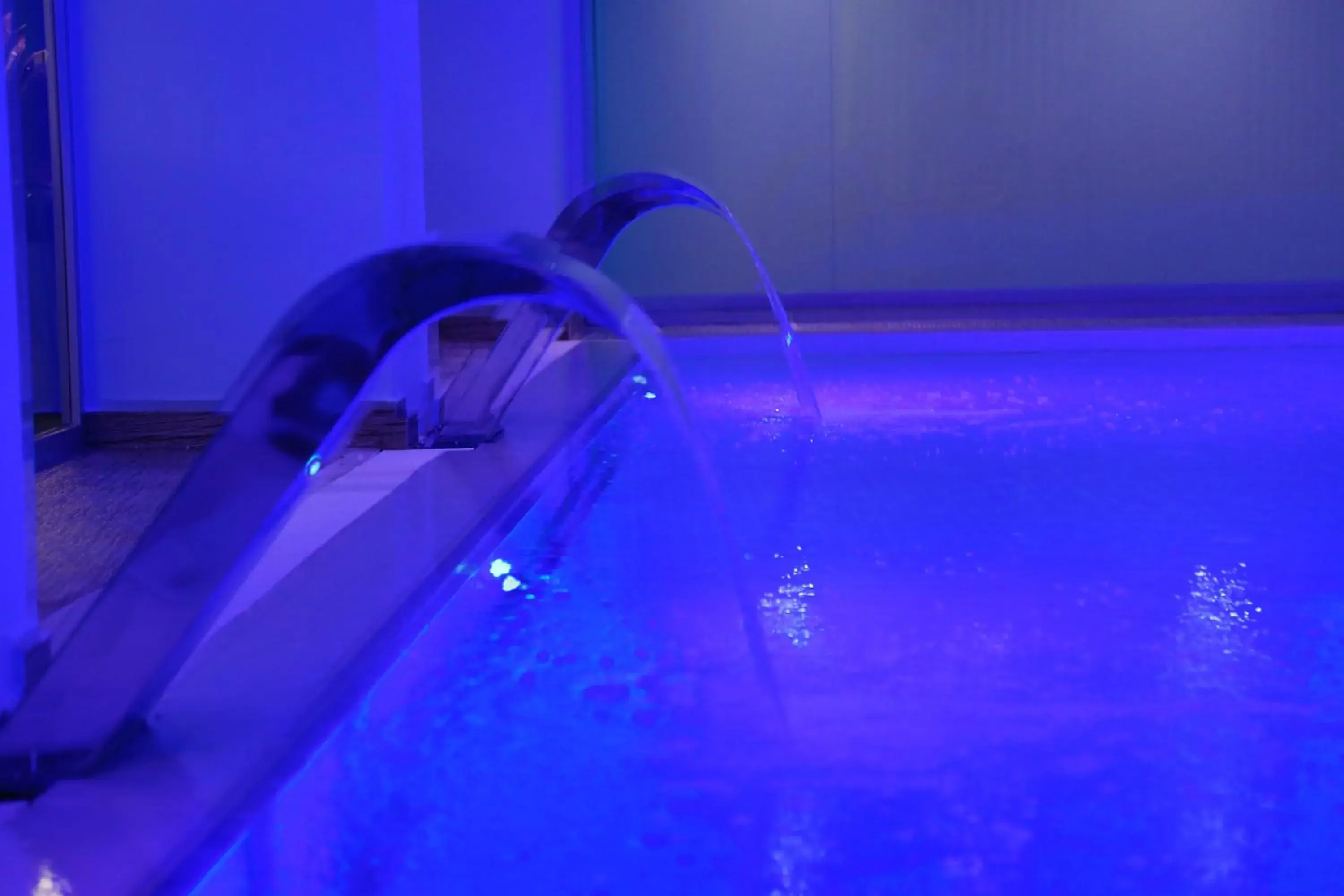 Swimming pool in Ramada by Wyndham Istanbul Merter Swimming pool in Ramada by Wyndham Istanbul Merter