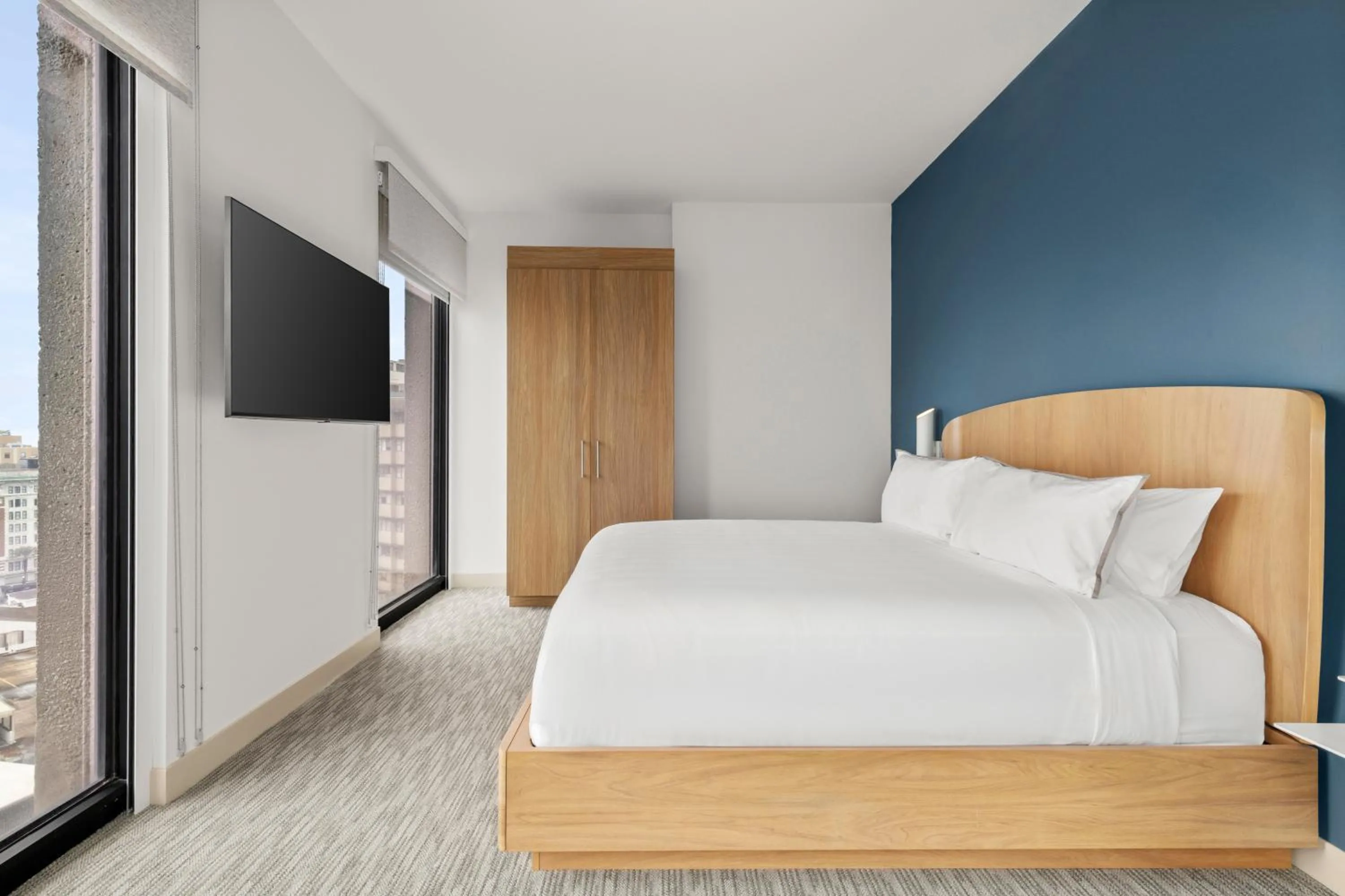 Bed in Element by Marriott New Orleans Downtown