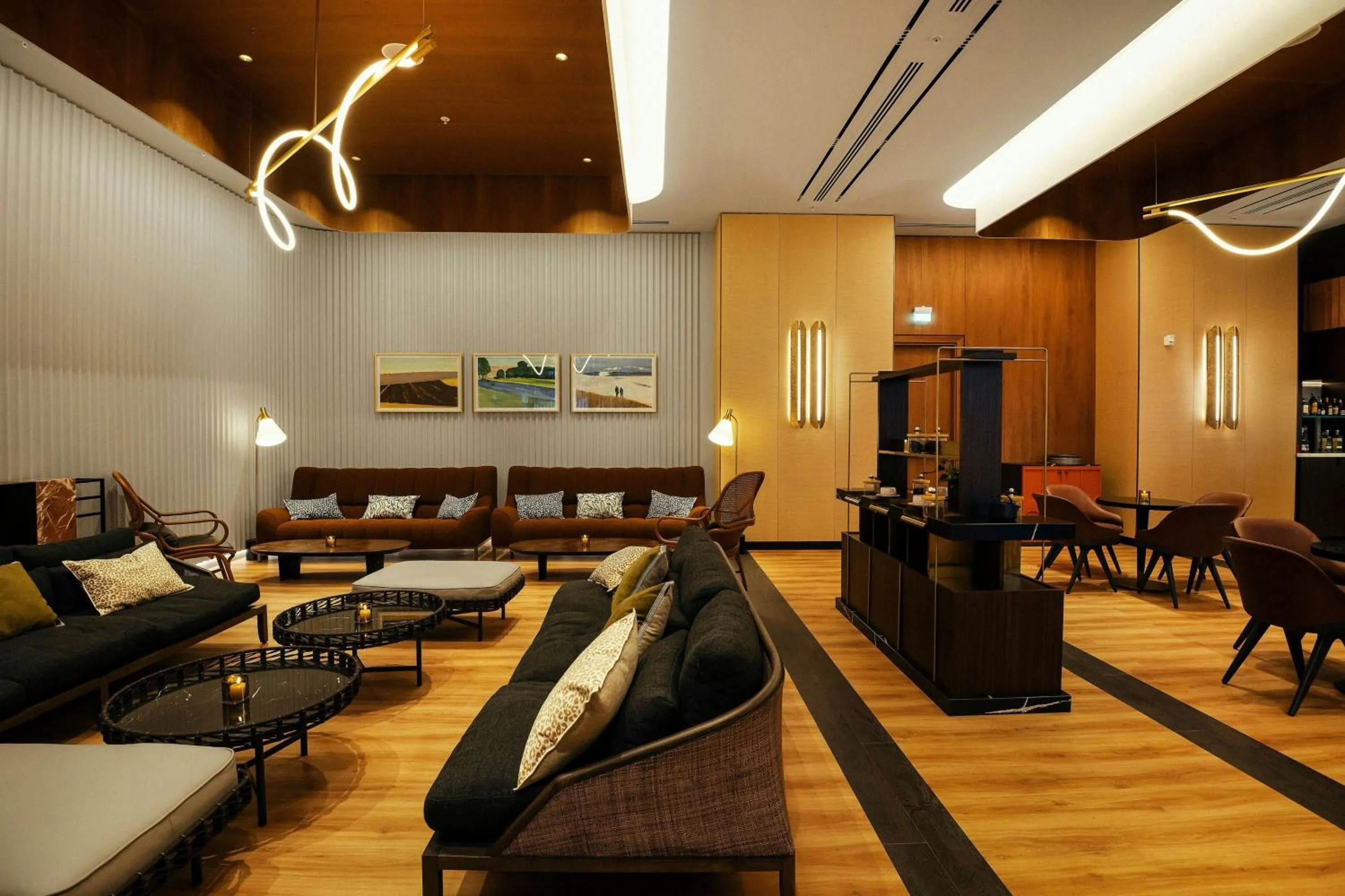 Lounge or bar in Paragraph Golf & Spa Tabori, Autograph Collection
