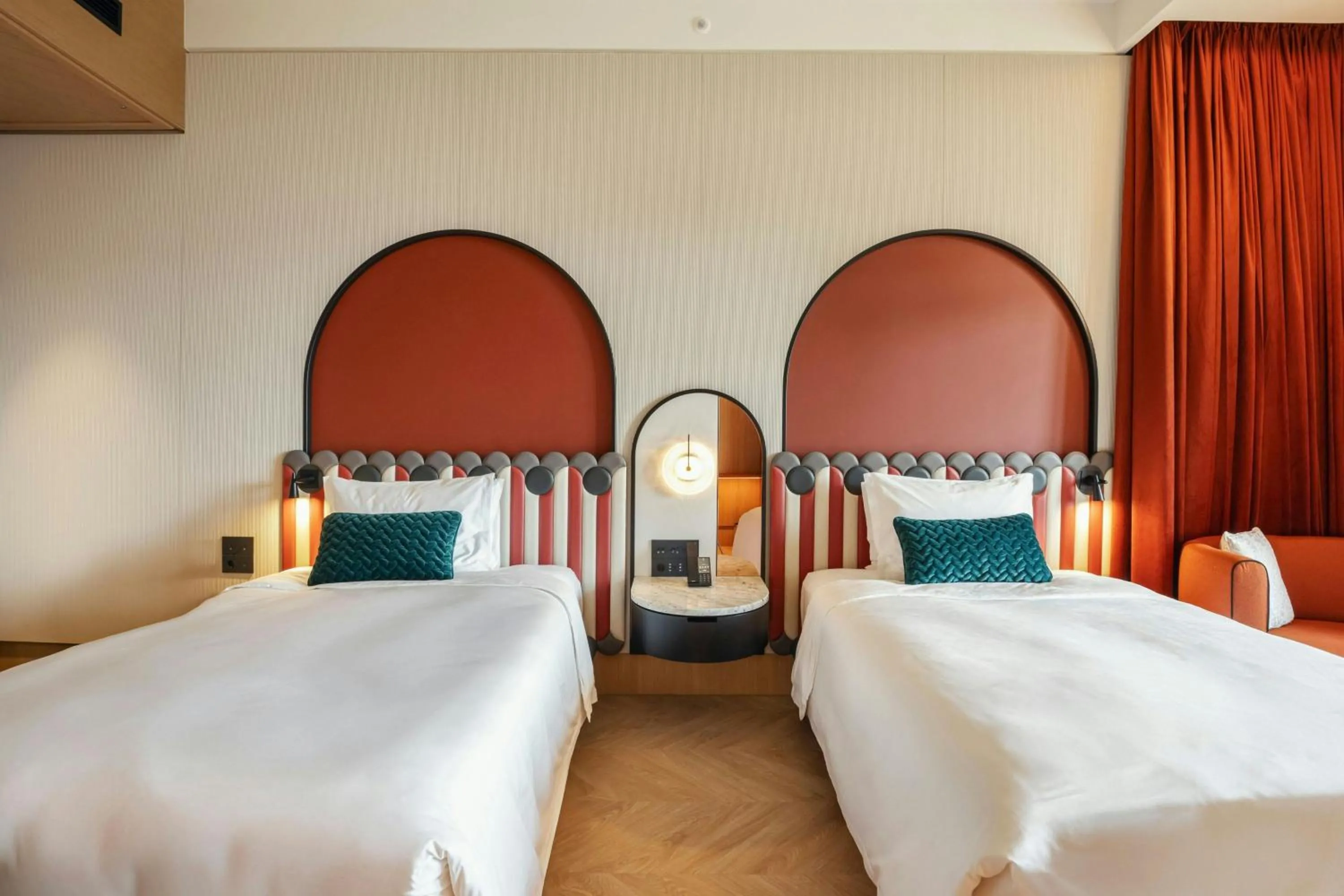 Photo of the whole room, Bed in Paragraph Golf & Spa Tabori, Autograph Collection