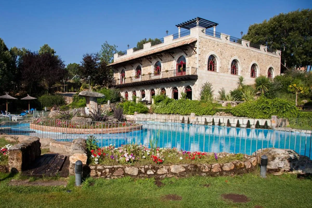 Swimming pool in Hotel Doña Teresa