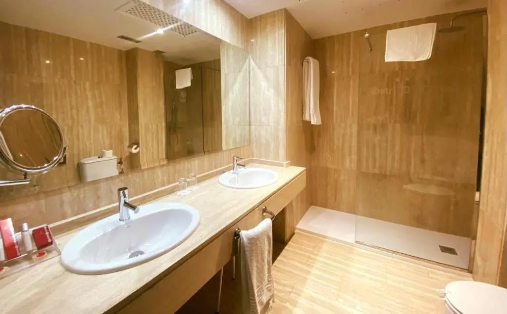 Bathroom in Hotel Doña Teresa