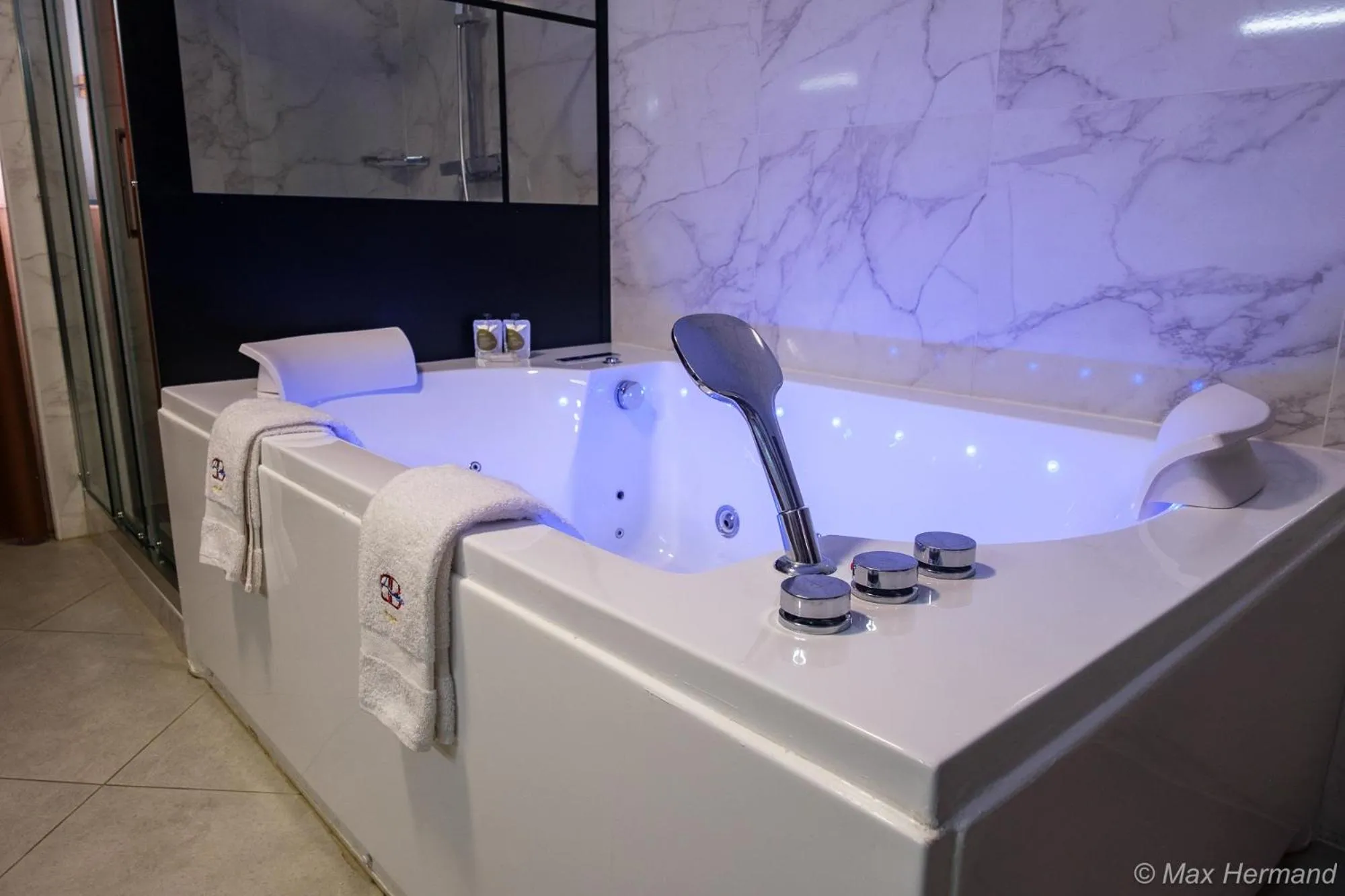 Hot Tub in Domaine du lac bleu