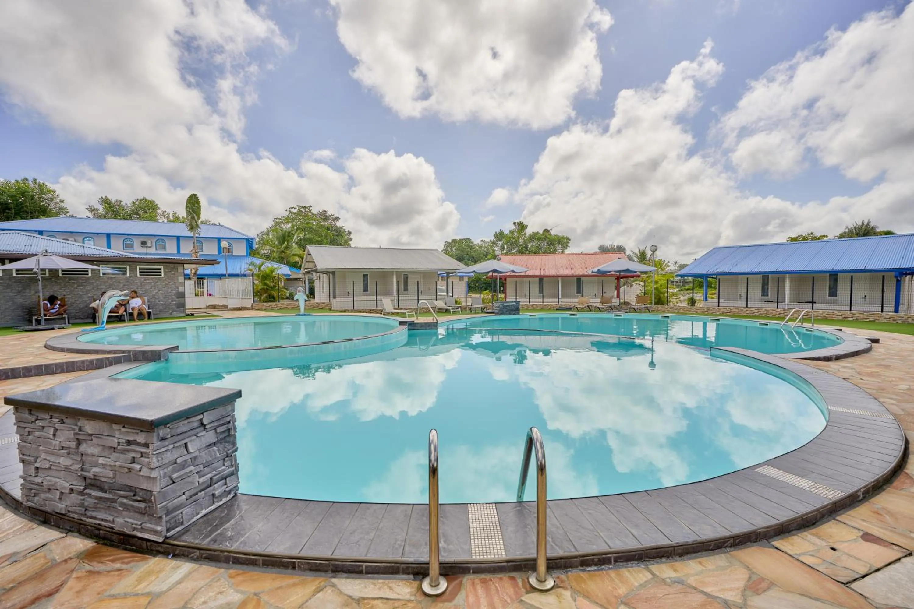 Swimming pool in Domaine du lac bleu