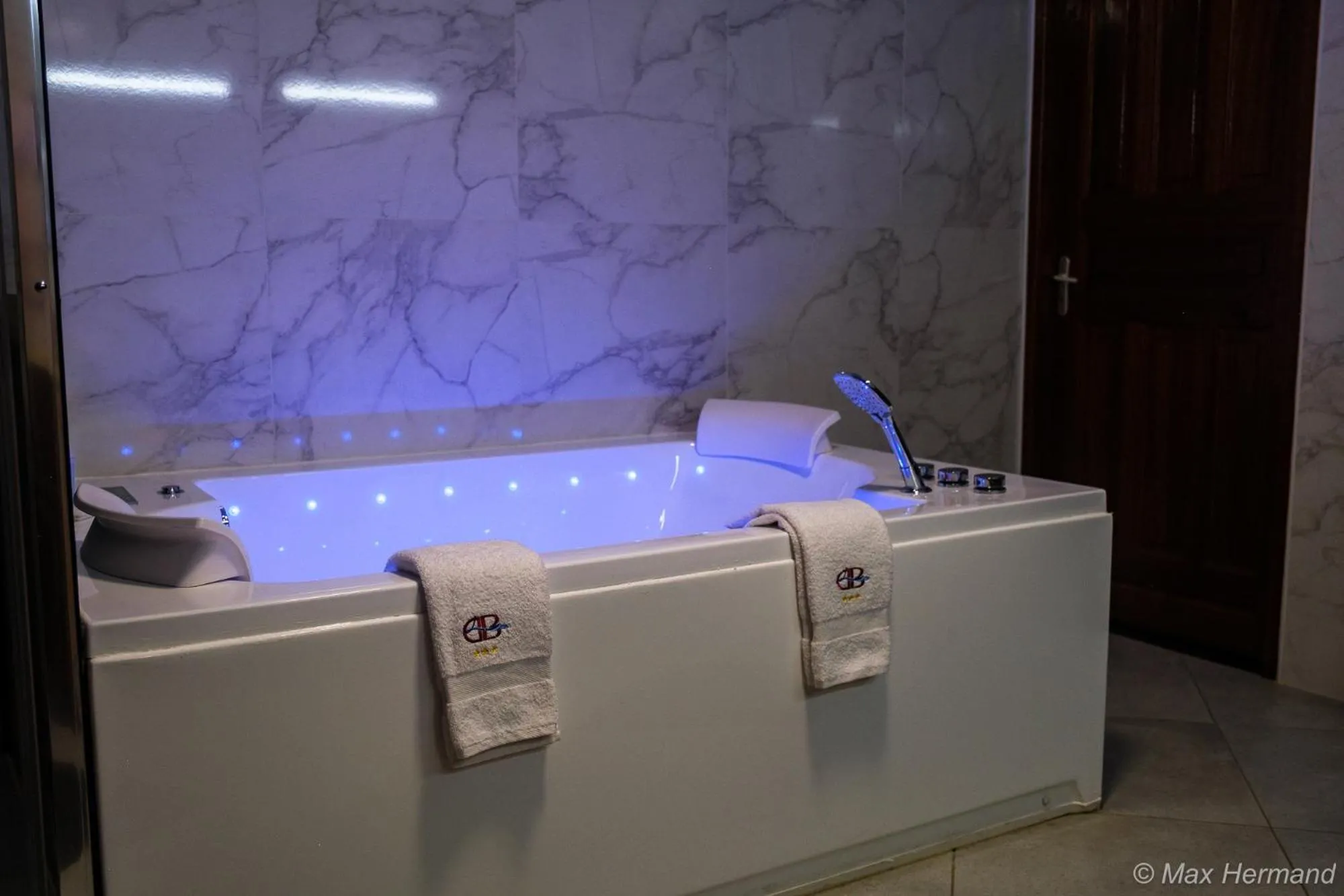 Hot Tub in Domaine du lac bleu