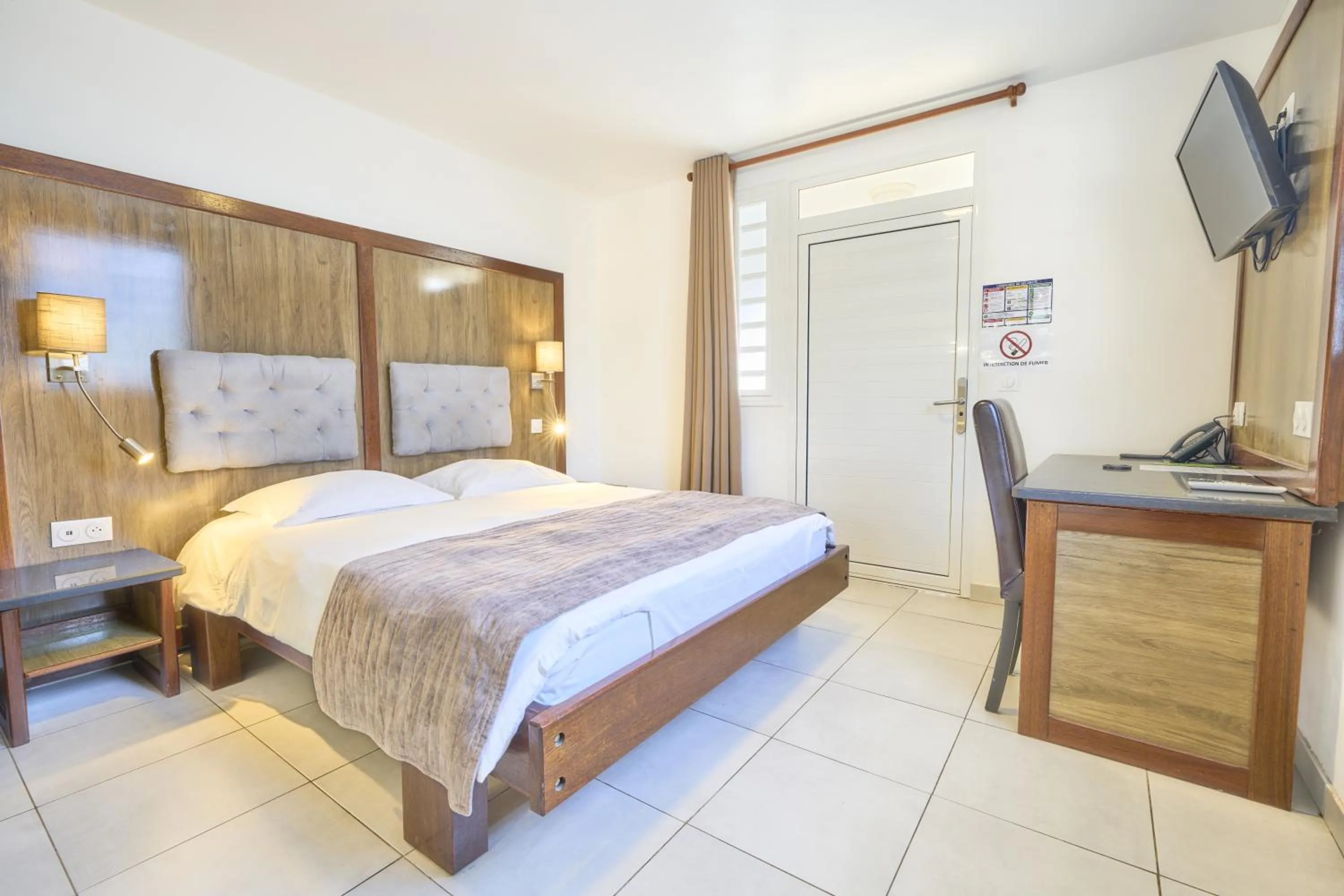 TV and multimedia, Bed in Domaine du lac bleu