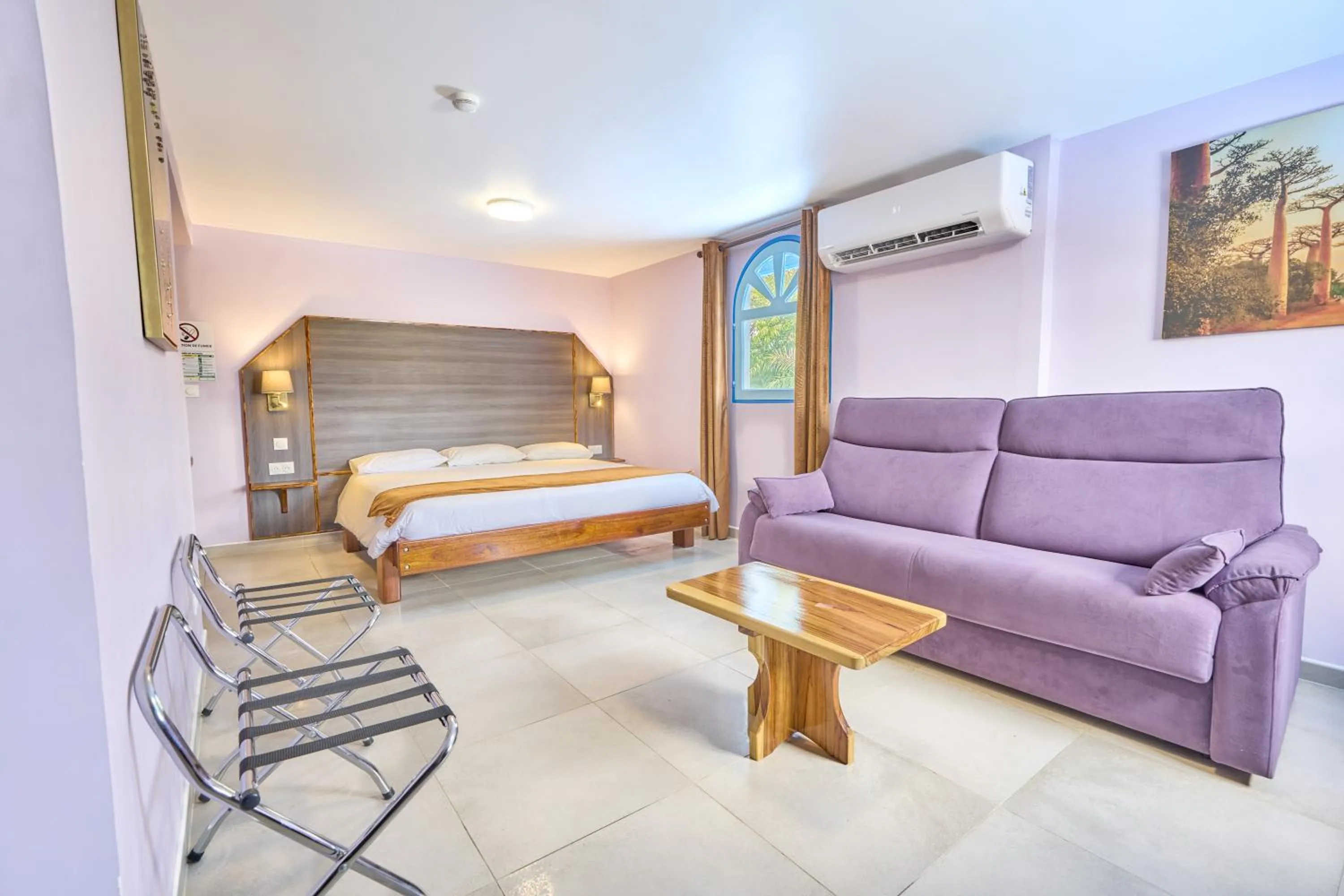 Photo of the whole room, Bed in Domaine du lac bleu