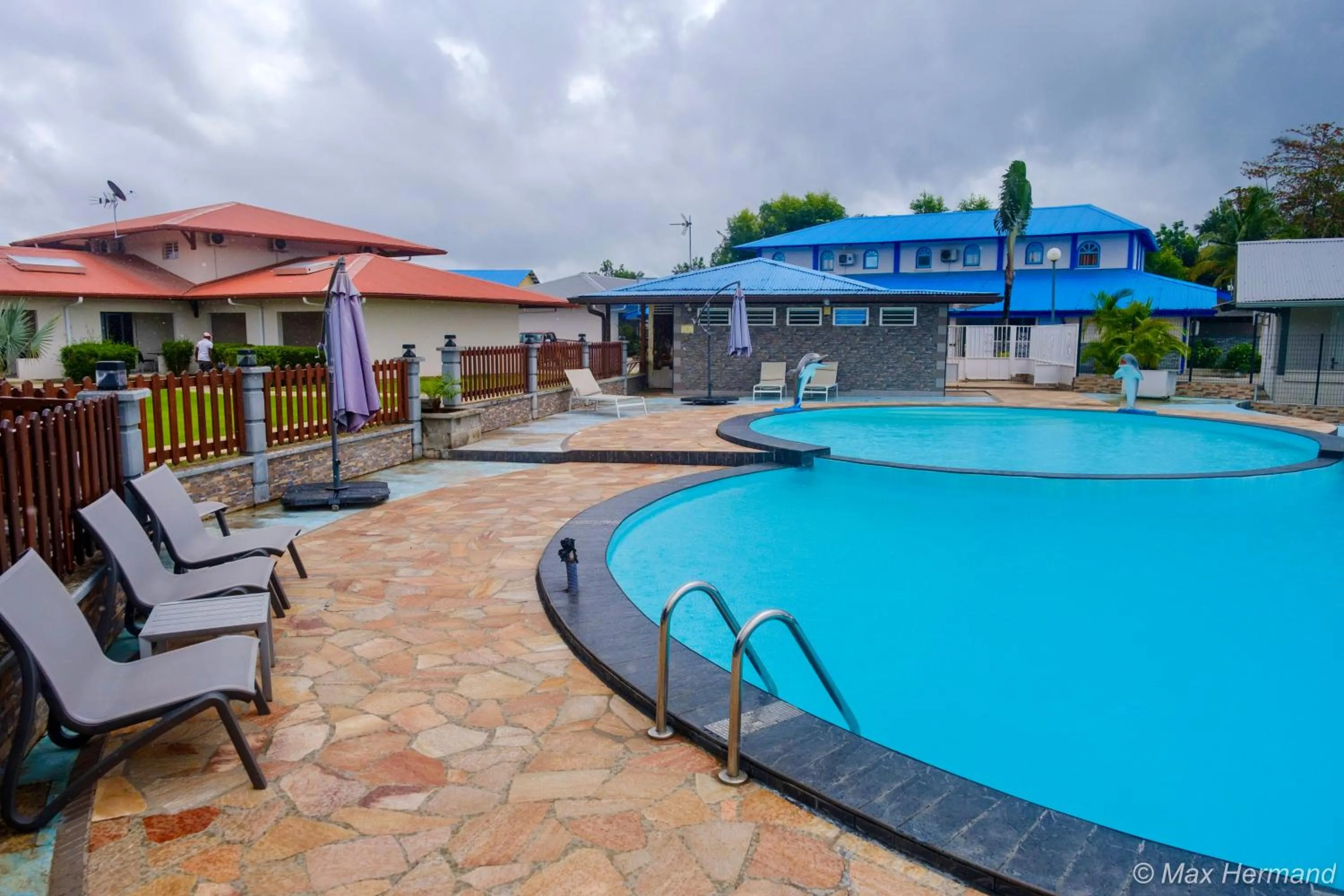 Swimming pool in Domaine du lac bleu