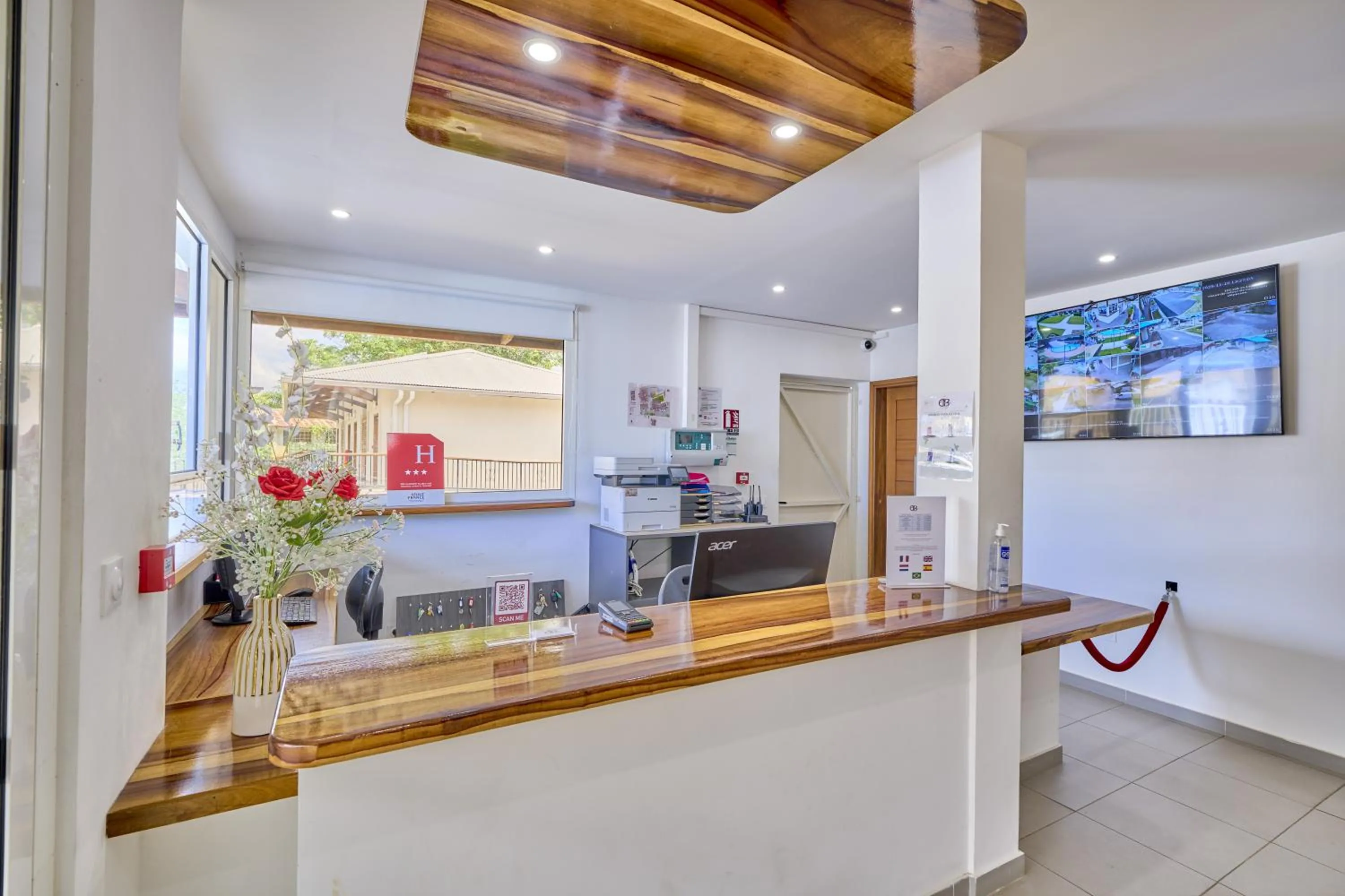 Lobby or reception in Domaine du lac bleu