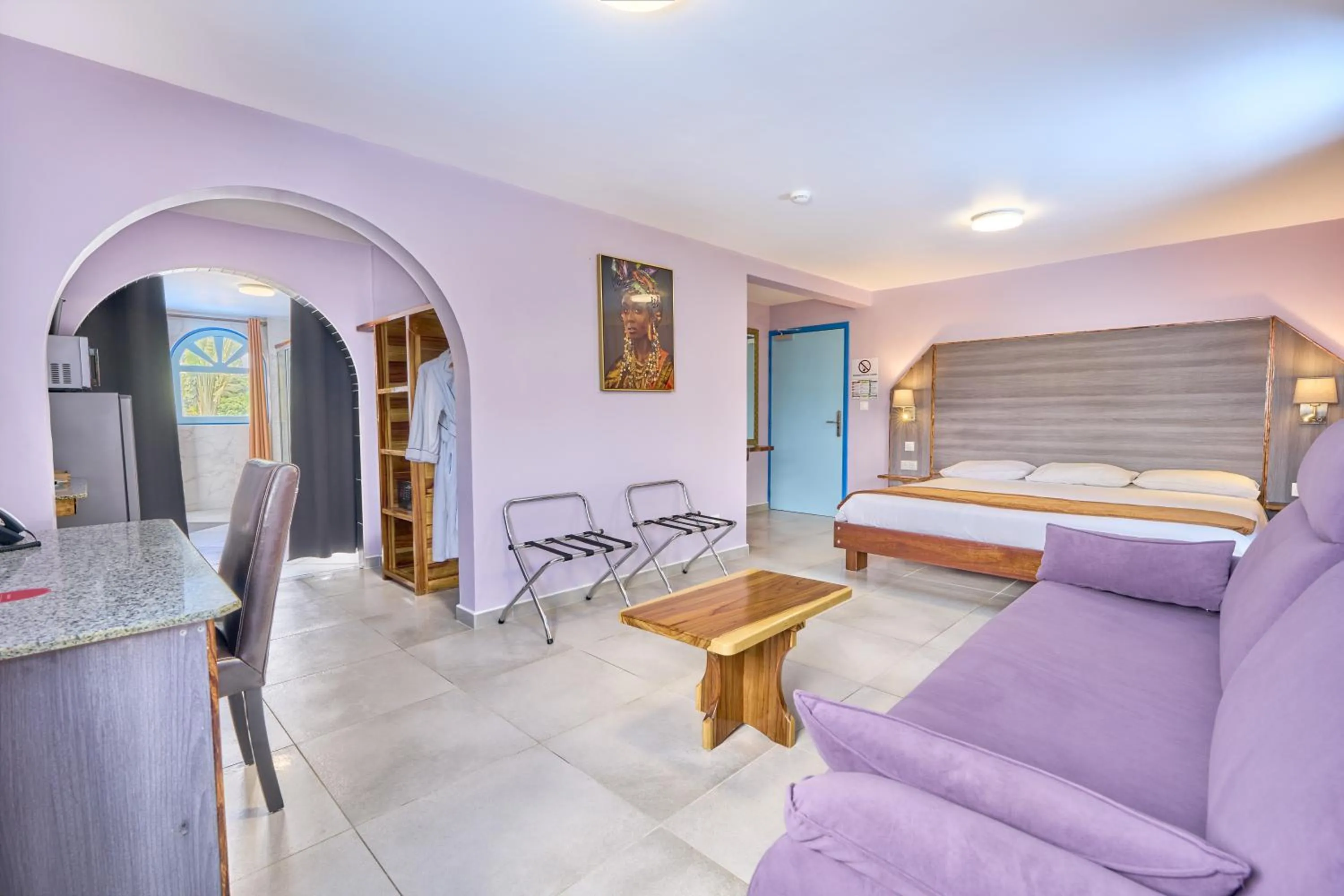 Photo of the whole room in Domaine du lac bleu