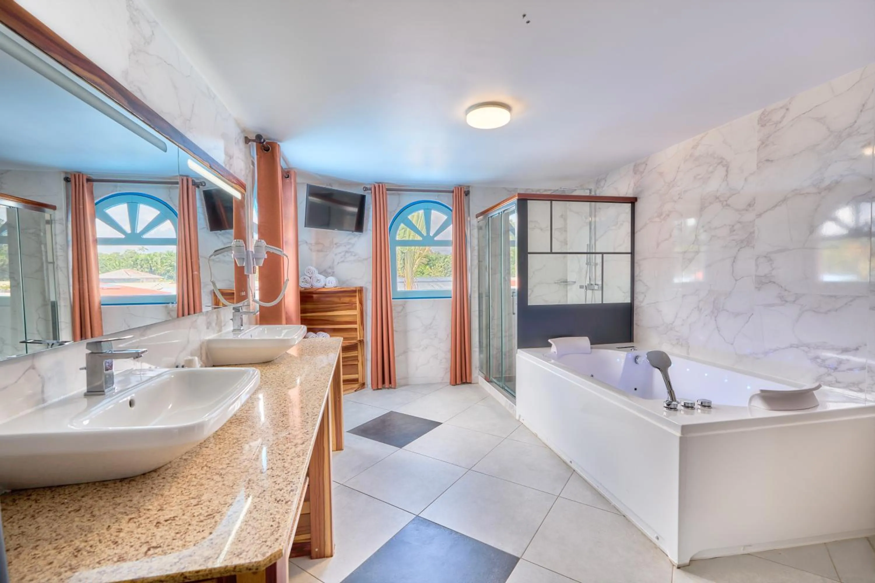 Hot Tub in Domaine du lac bleu