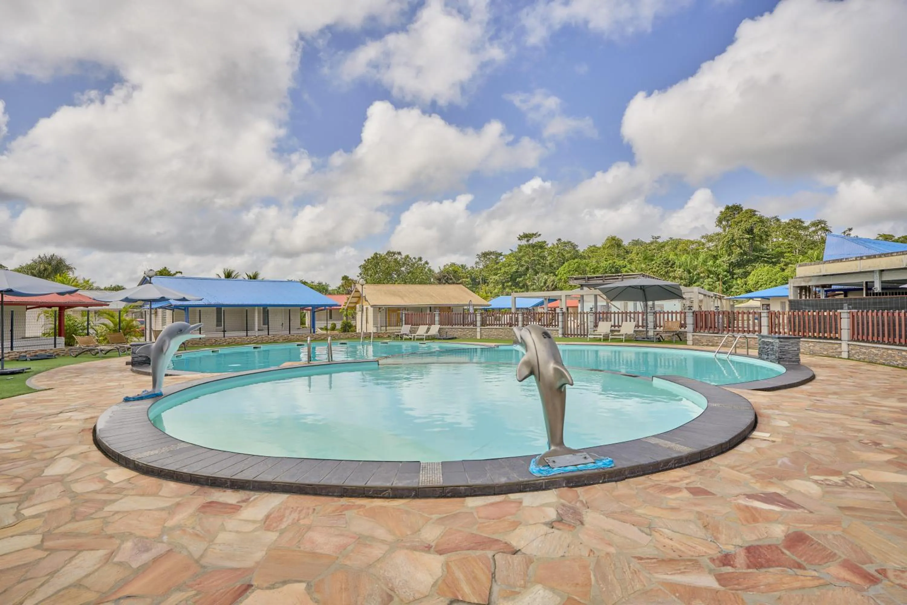 Swimming pool in Domaine du lac bleu