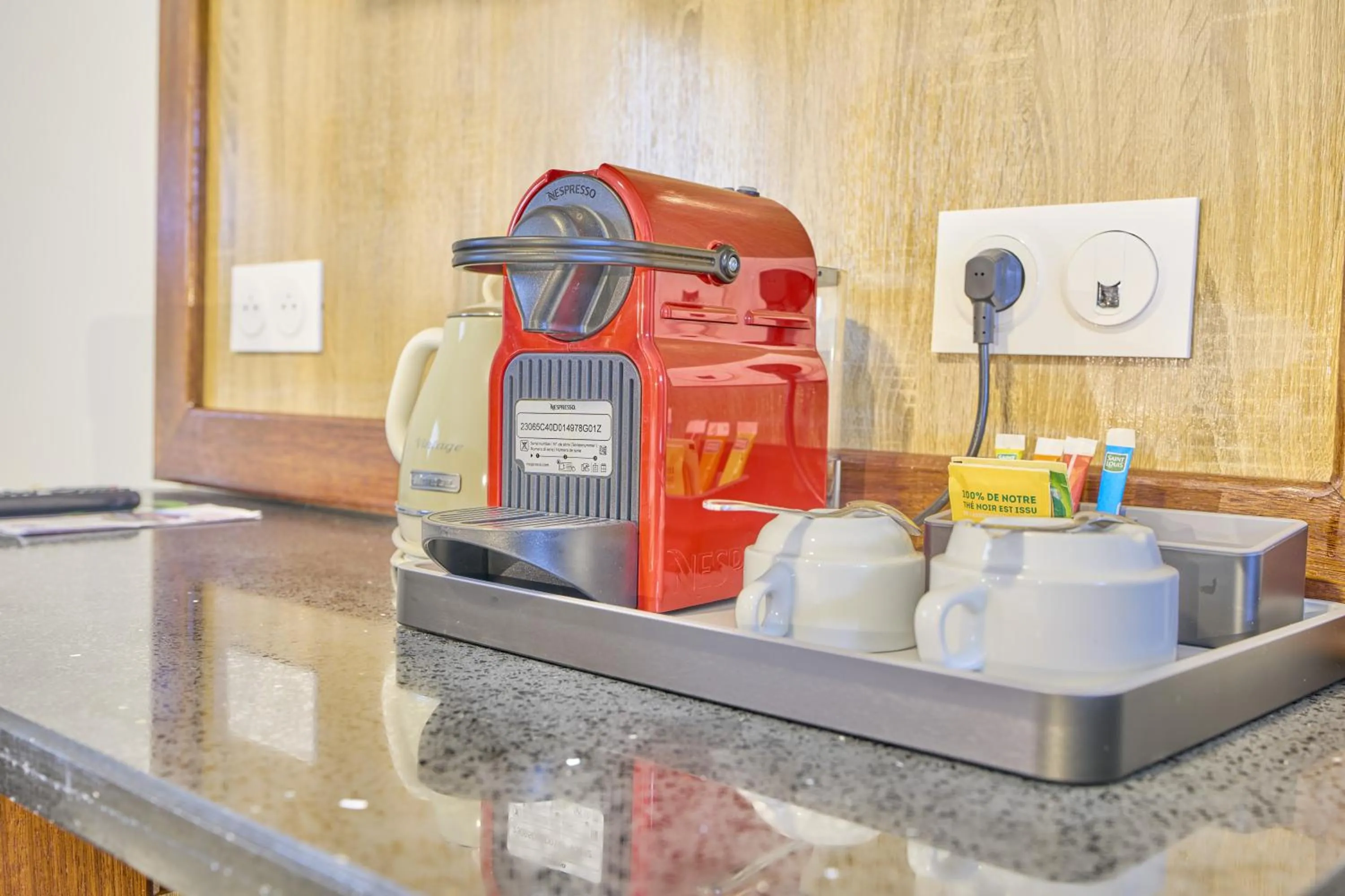 Coffee/tea facilities in Domaine du lac bleu