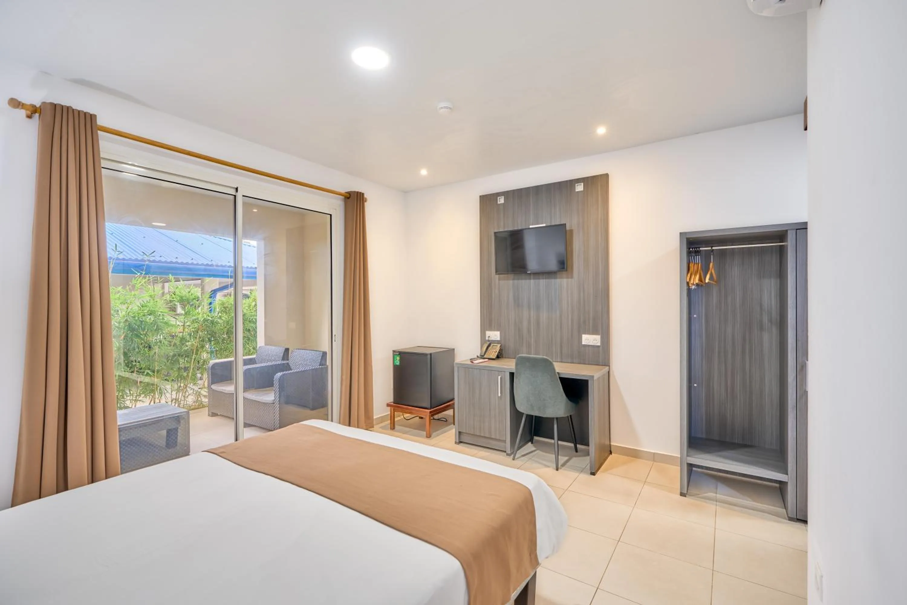 TV and multimedia, Bed in Domaine du lac bleu
